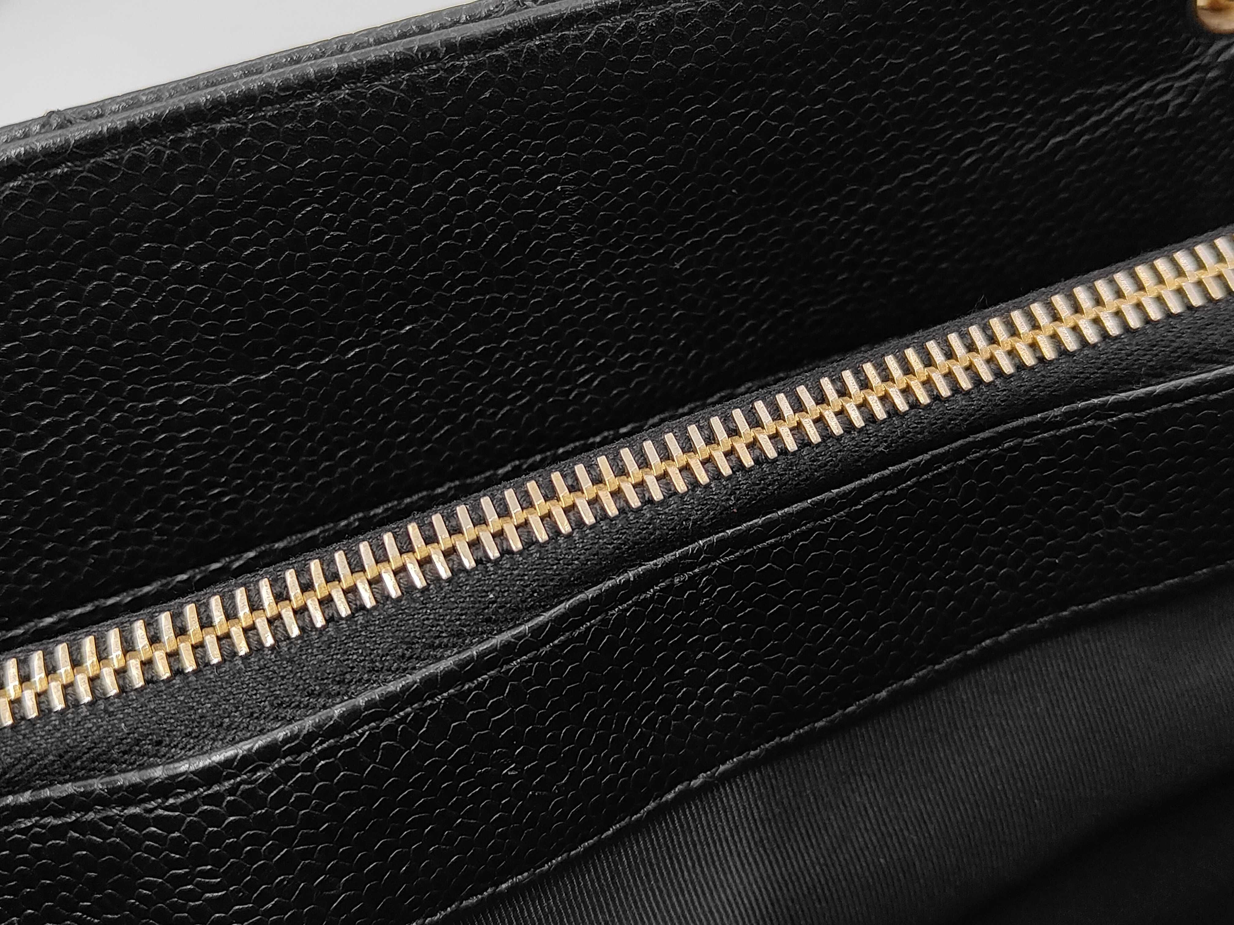 GST Caviar Skin Tote Bag with Gold Hardware (Serial Number 9) — view 10