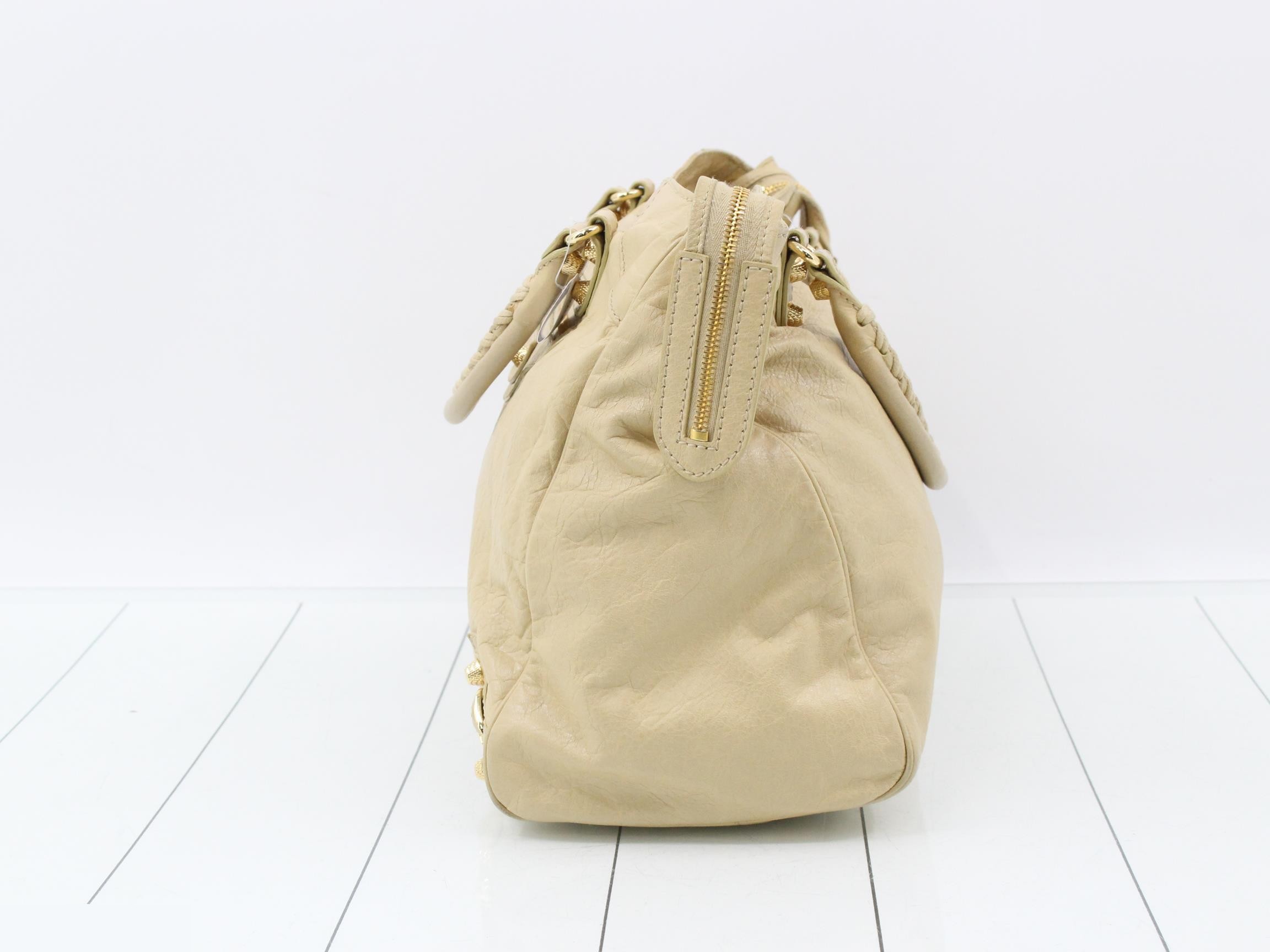 Classic handbag — view 3