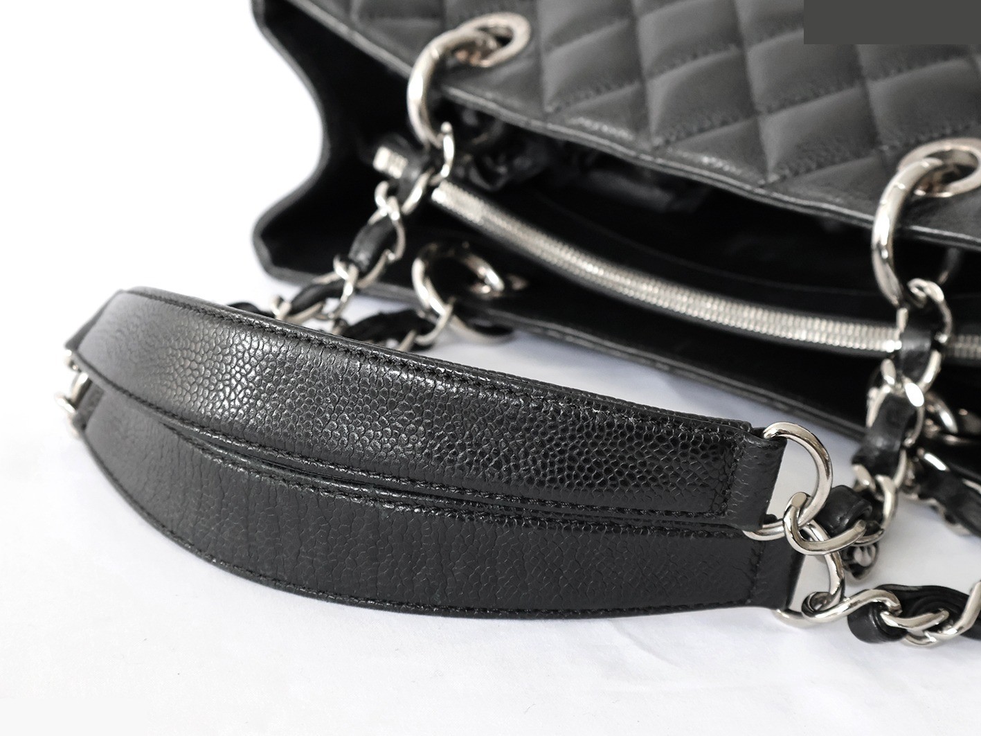 Caviar Skin GST Chain Tote Bag, Black — view 9