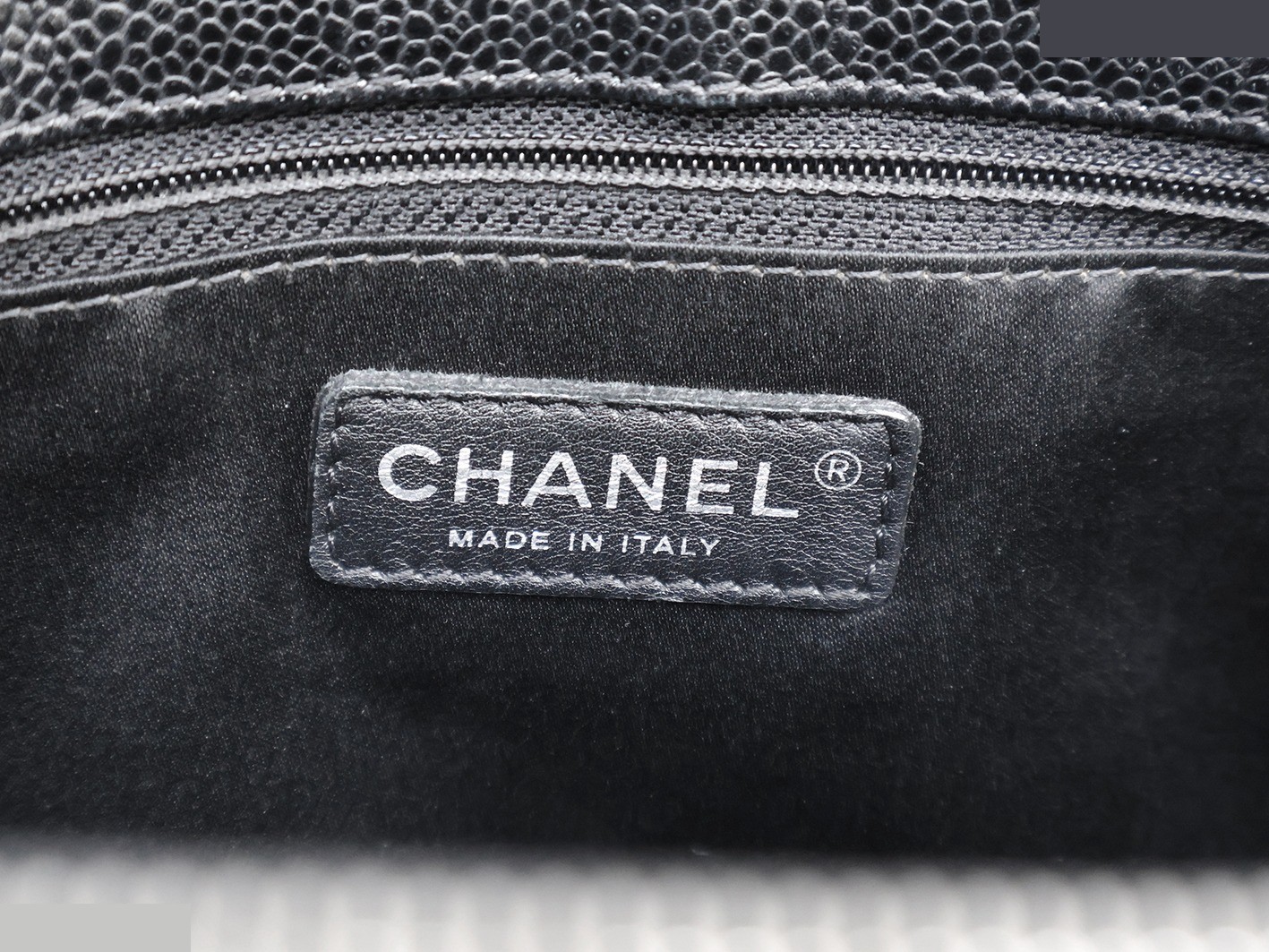 Caviar Skin GST Chain Tote Bag, Black — view 10