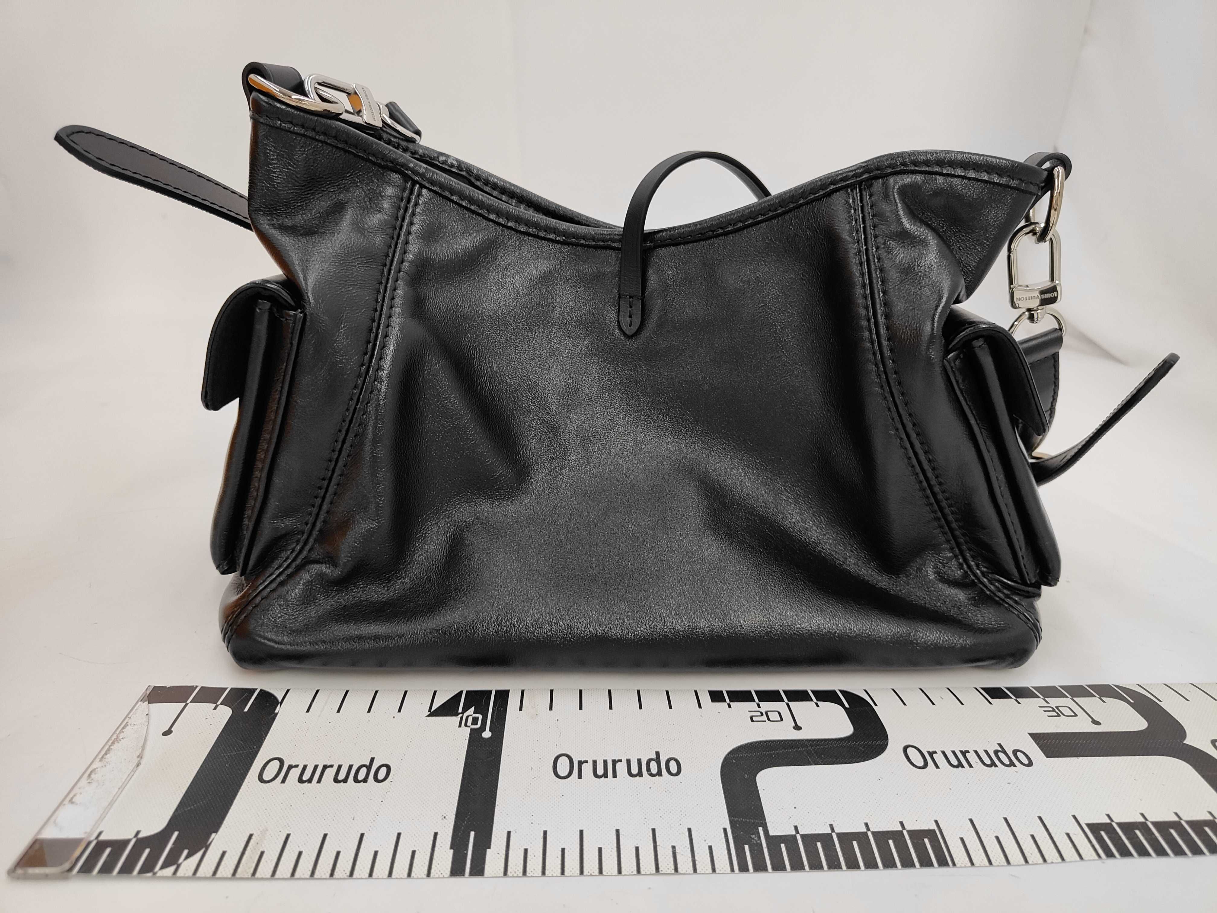 Carryall Cargo Vibe PM 2-way Chain Shoulder Bag M24861 Shoulder Bag — view 2