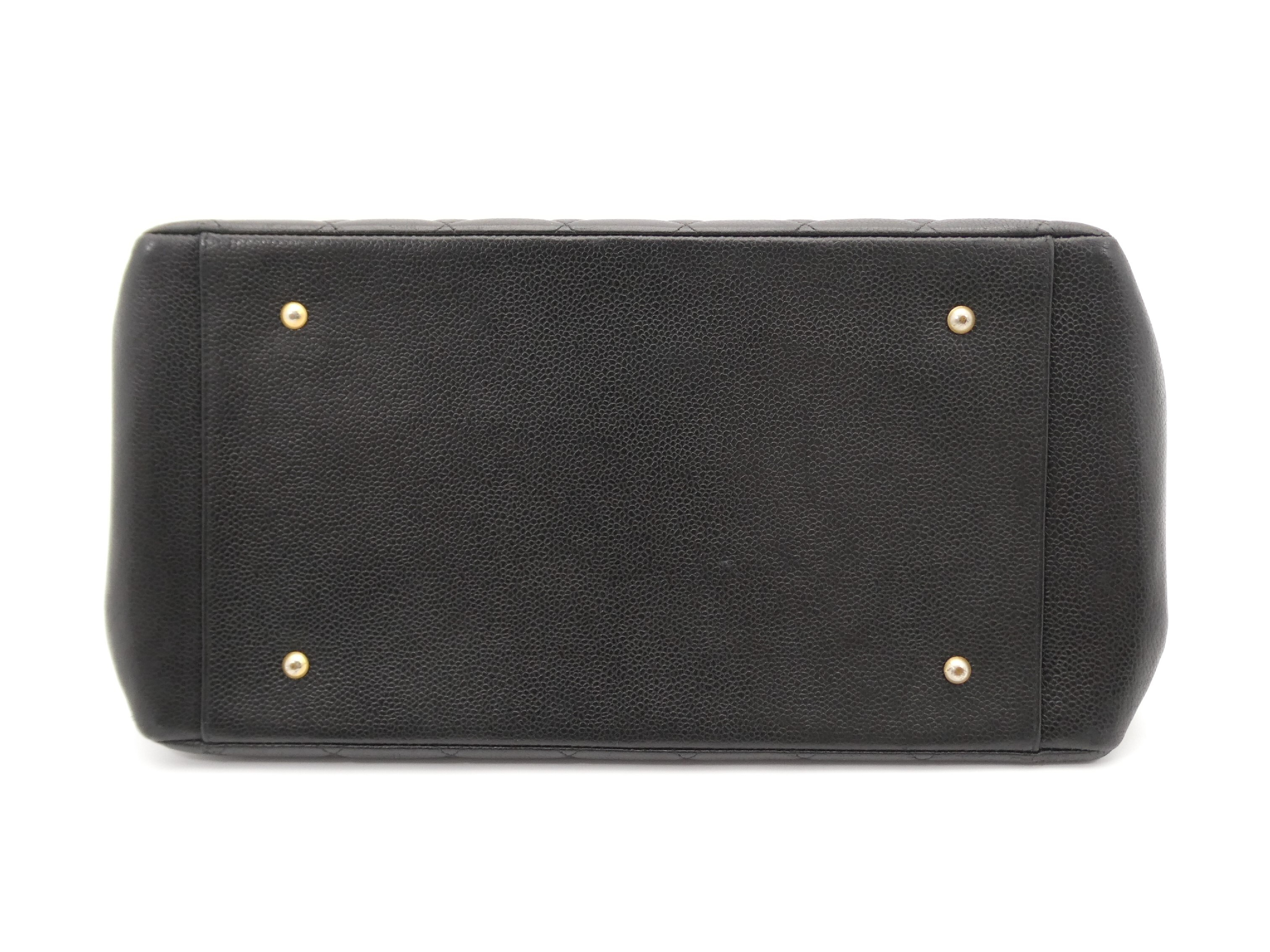 Matelassé Coco Mark Caviar Skin Chain Tote Bag — view 5