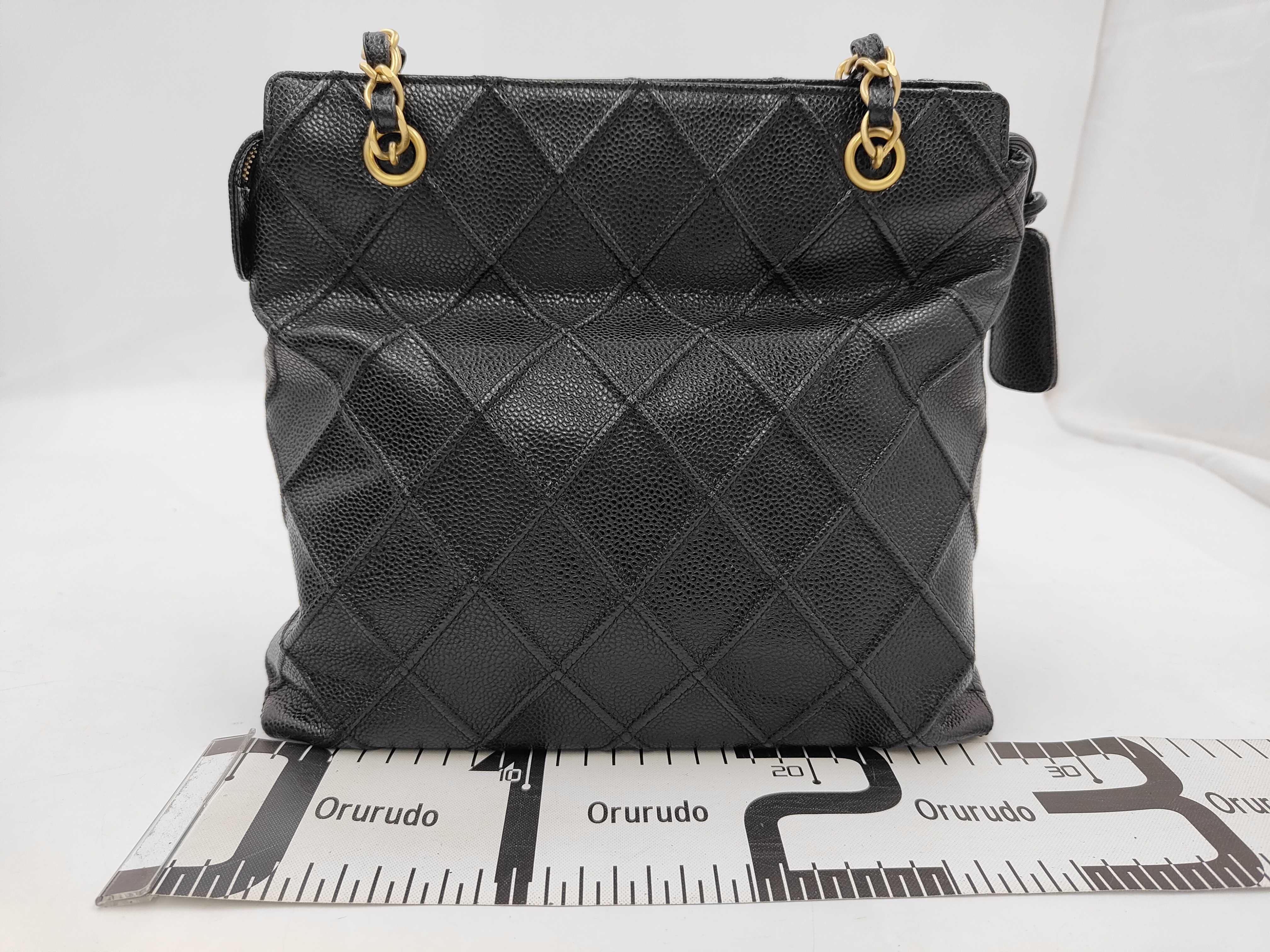 Caviar Skin Bicolore Chain Tote Bag Coco Mark A16178 — view 2