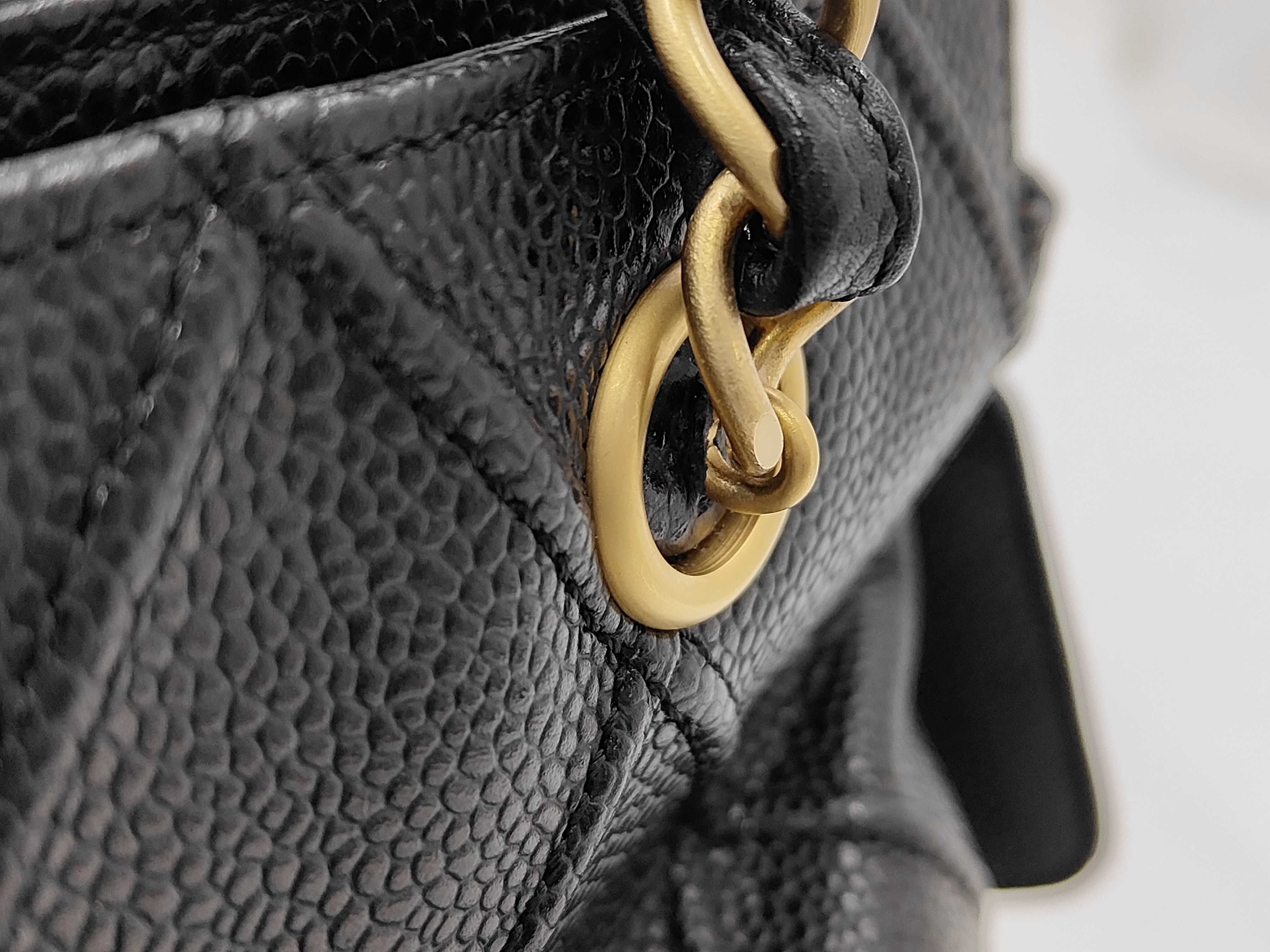 Caviar Skin Bicolore Chain Tote Bag Coco Mark A16178 — view 3