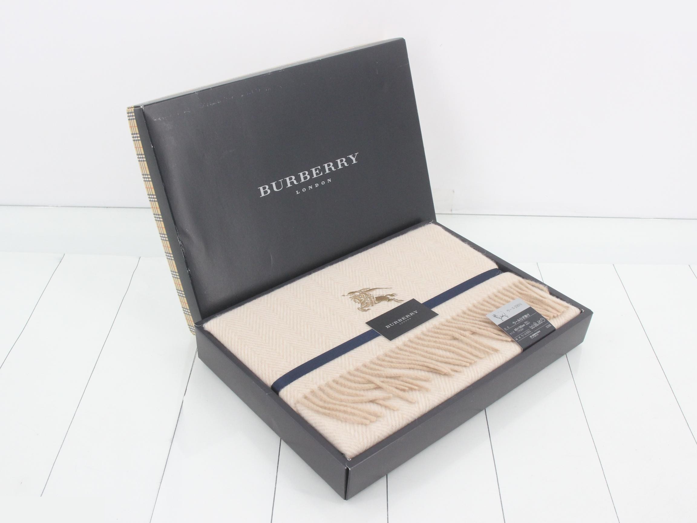 Unused Burberry lap blanket/shawl, beige.