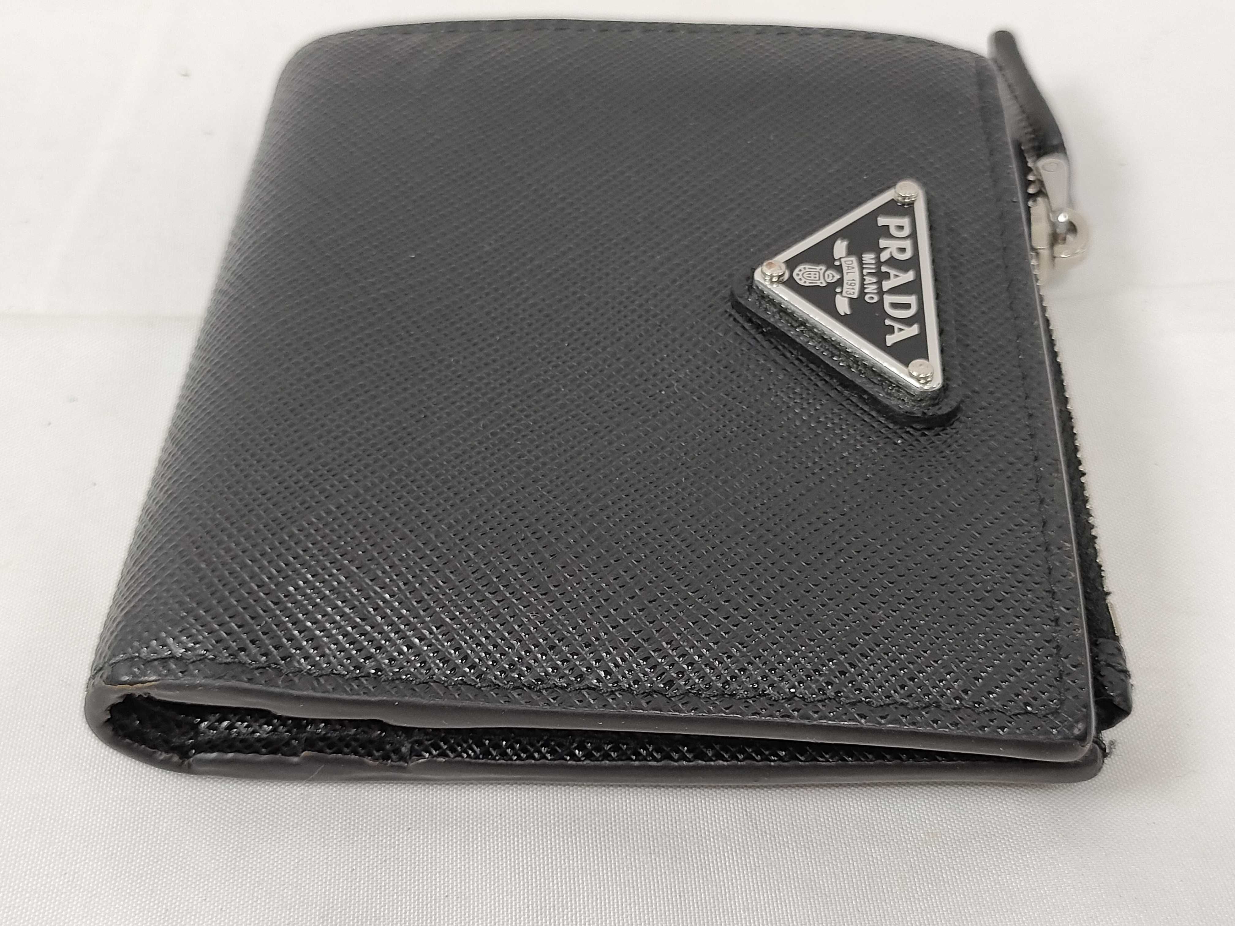 bi-fold wallet with triangular logo, black, RFID-enabled. — view 4