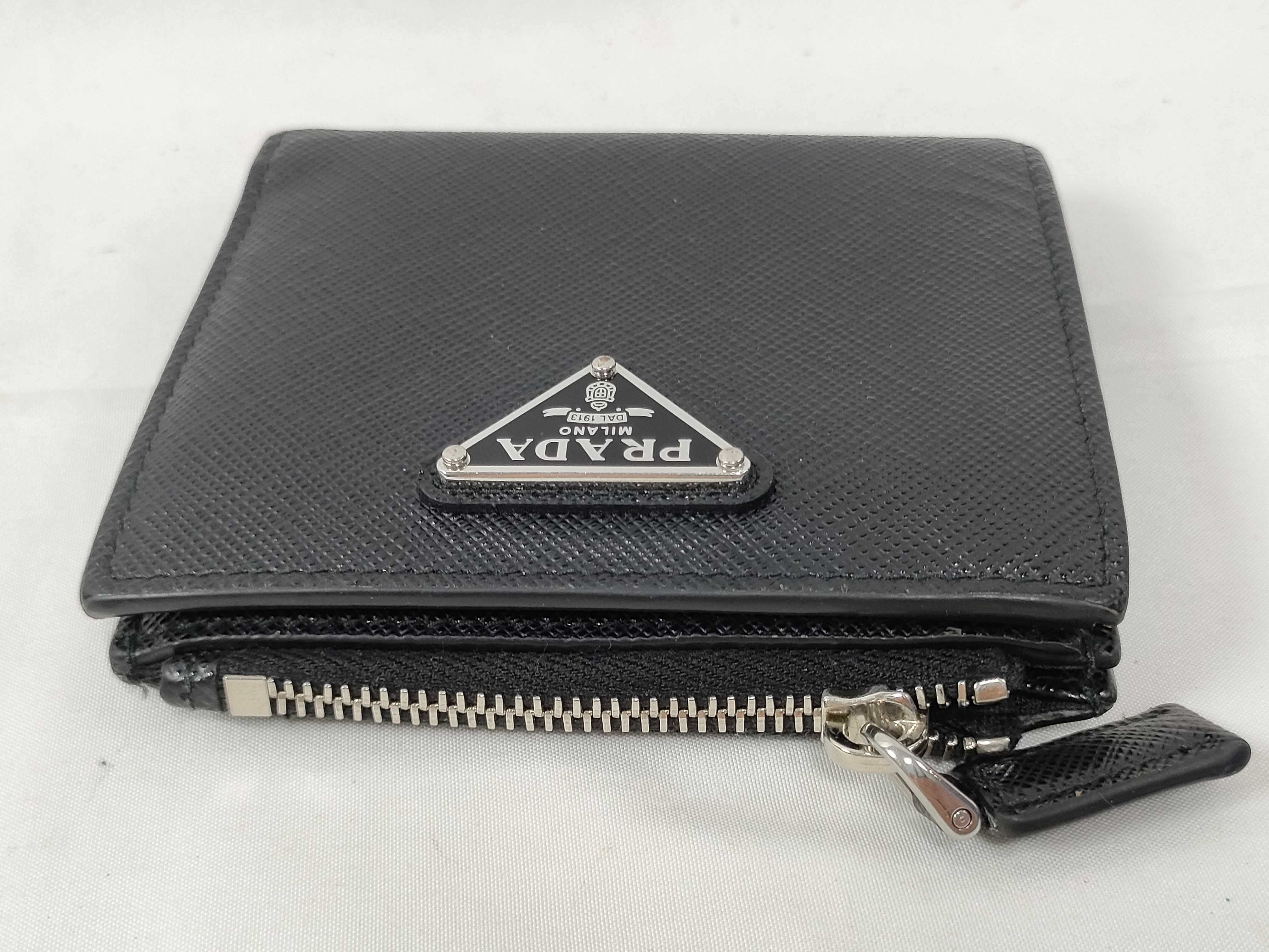 bi-fold wallet with triangular logo, black, RFID-enabled. — view 5