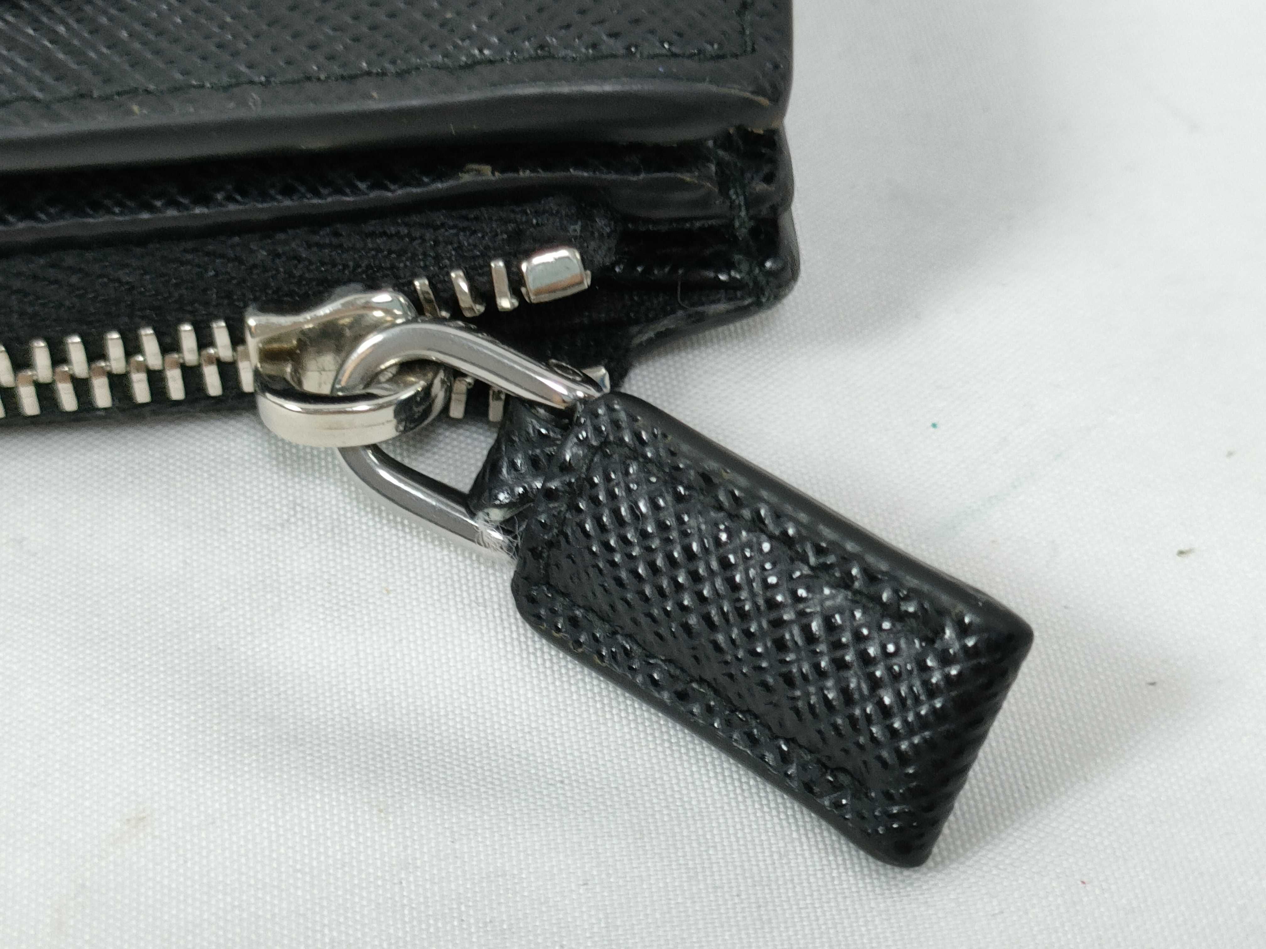 bi-fold wallet with triangular logo, black, RFID-enabled. — view 6