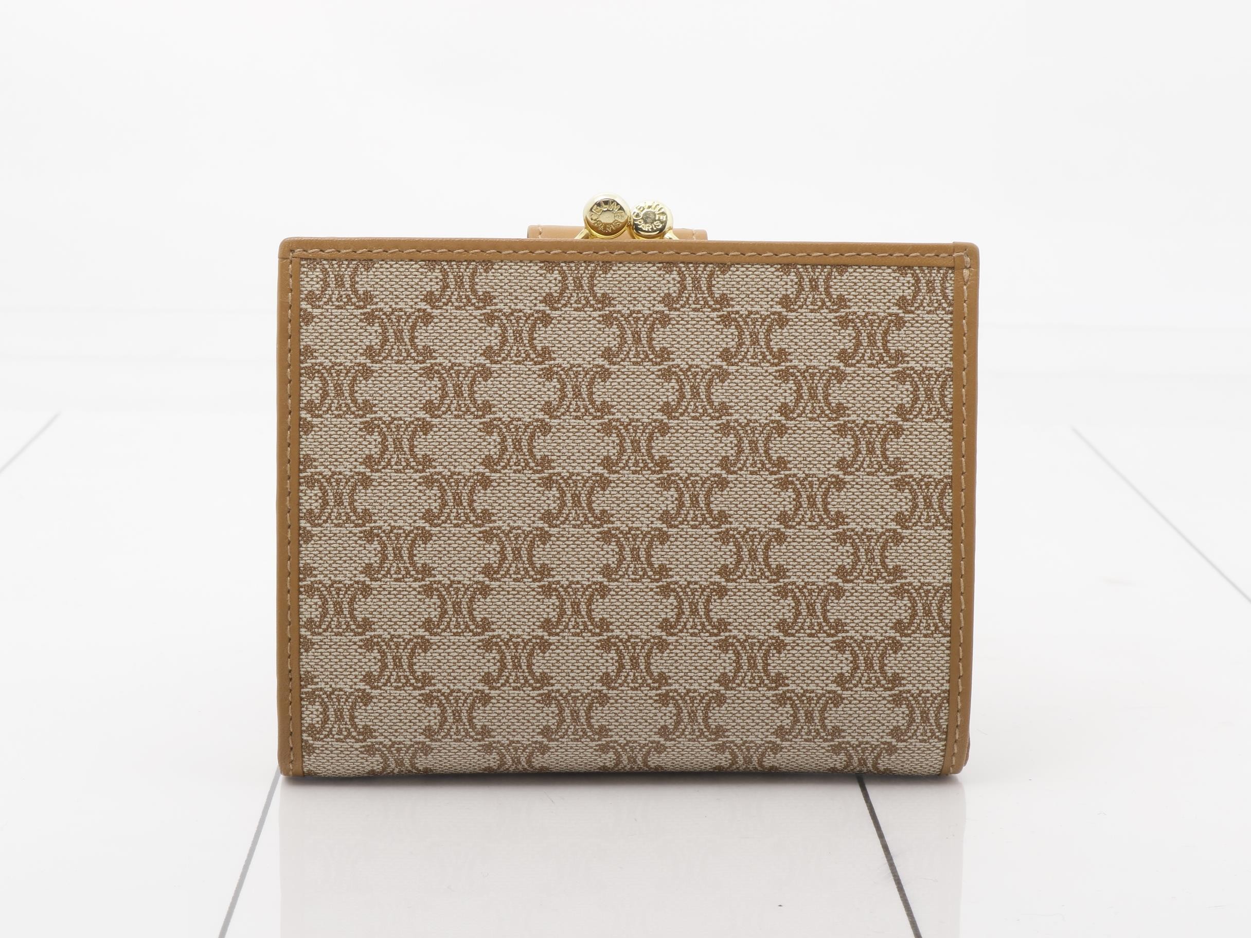Triomphe Compact Wallet, Beige — view 2