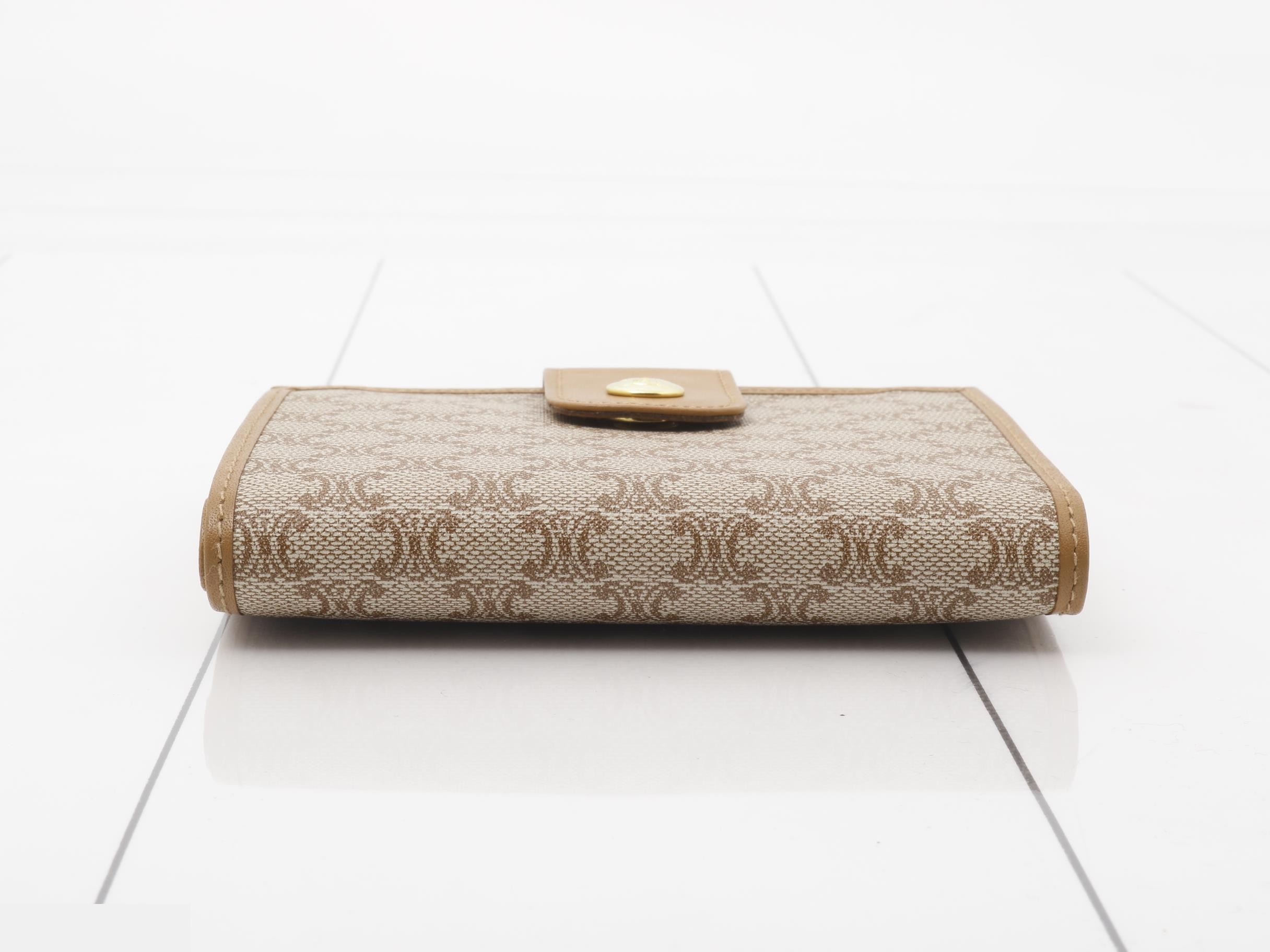Triomphe Compact Wallet, Beige — view 3