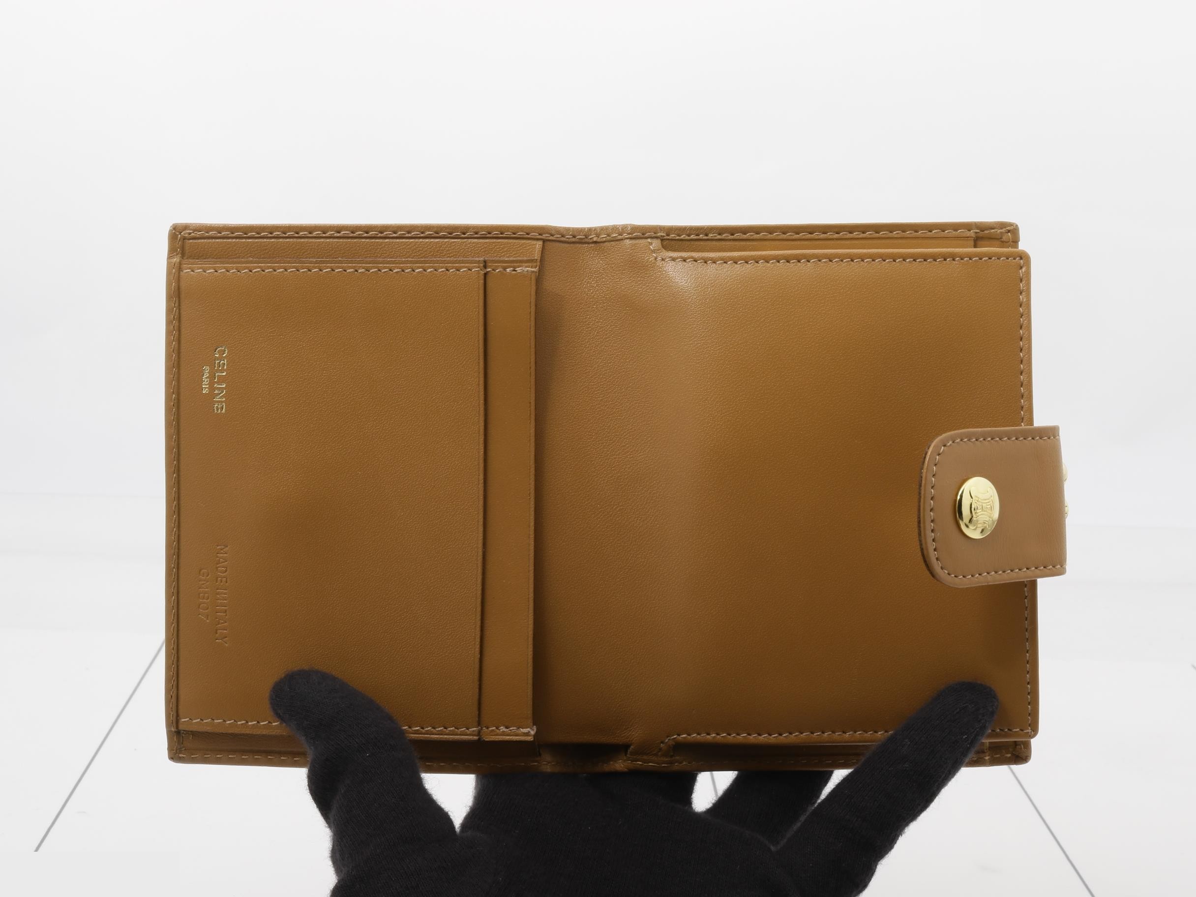 Triomphe Compact Wallet, Beige — view 4