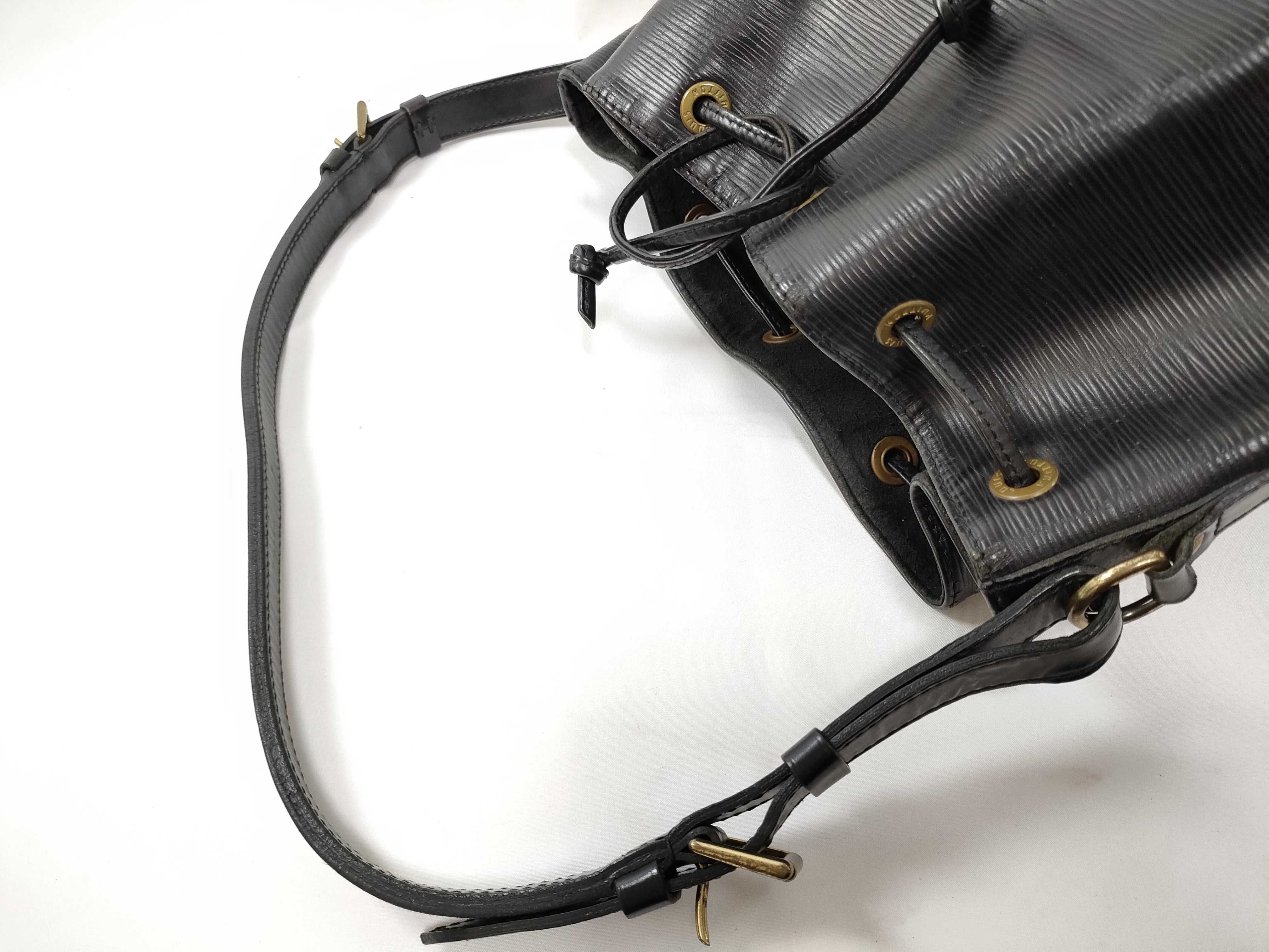 Epi Louis Vuitton Epi Petit Noe Shoulder Bag — view 4