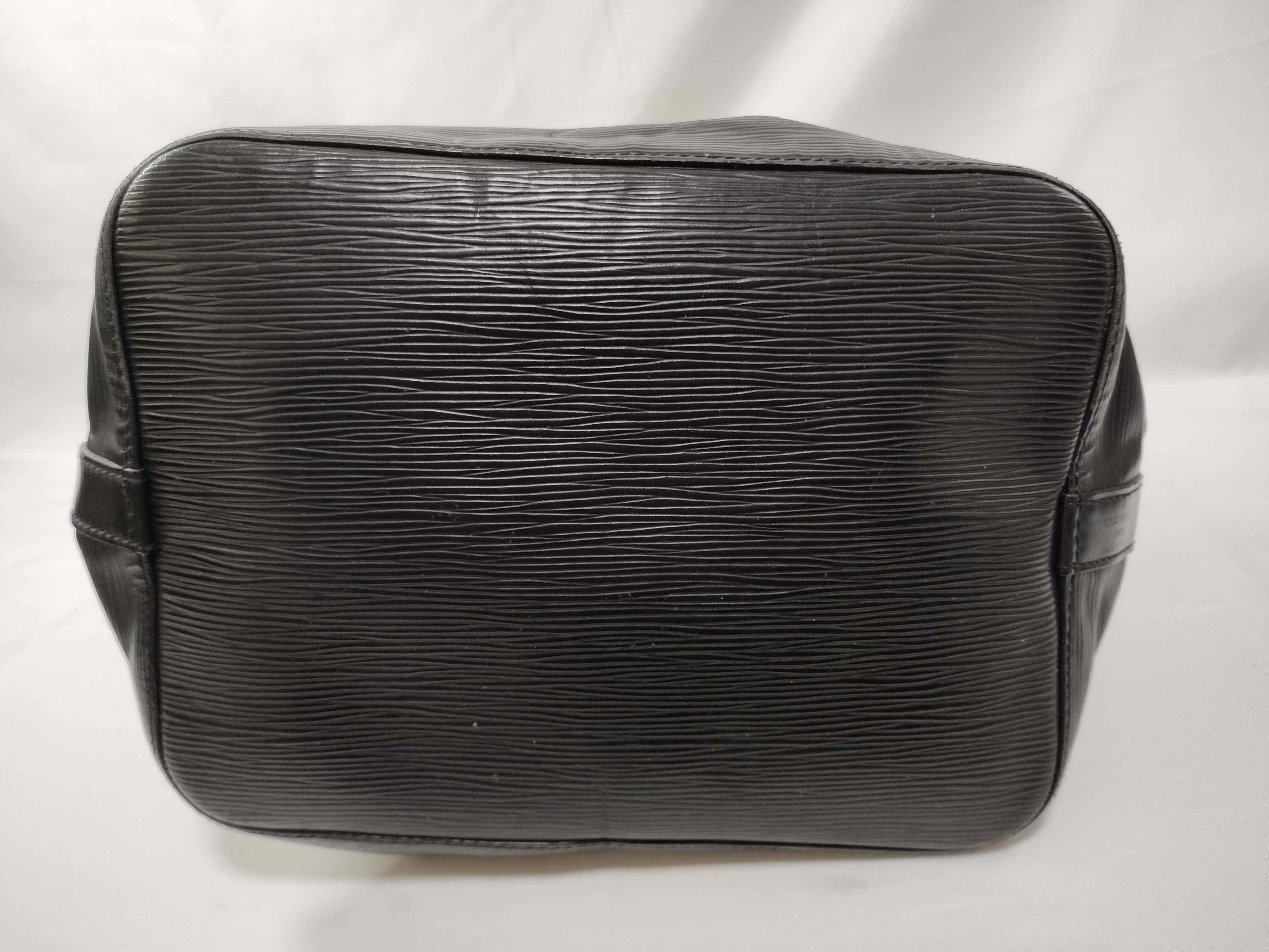 Epi Louis Vuitton Epi Petit Noe Shoulder Bag — view 6