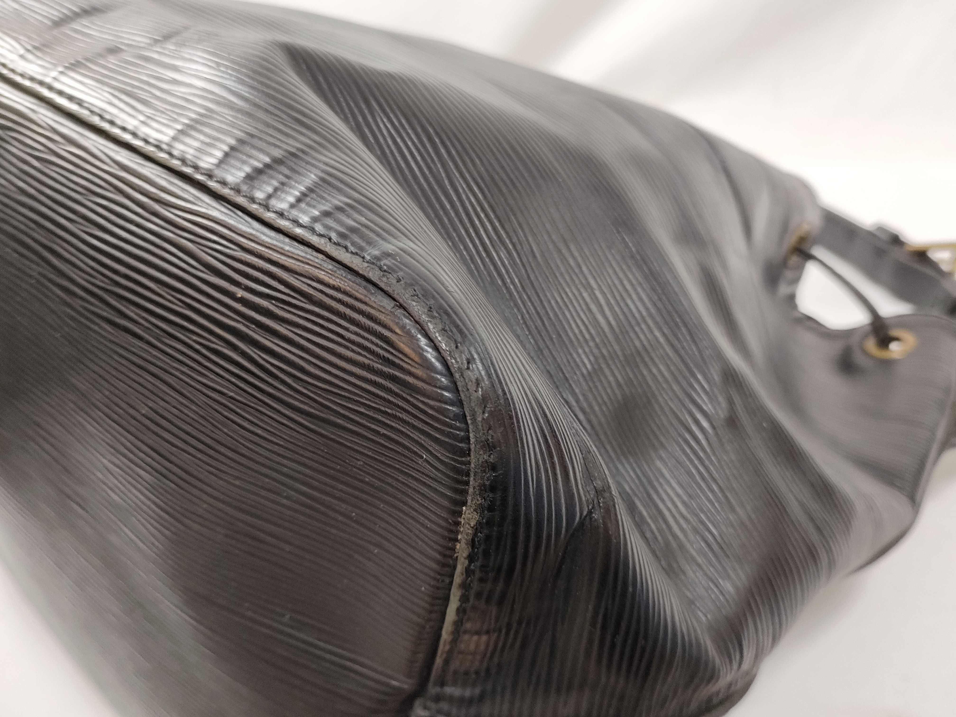Epi Louis Vuitton Epi Petit Noe Shoulder Bag — view 7