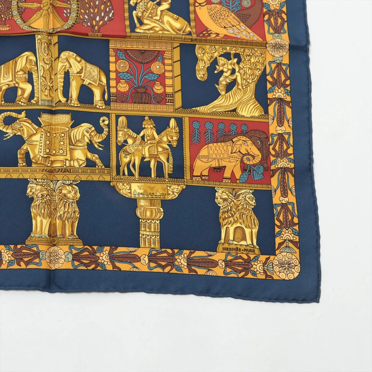Carre 45 TORANA Tower Scarf Silk Navy x Yellow — view 4