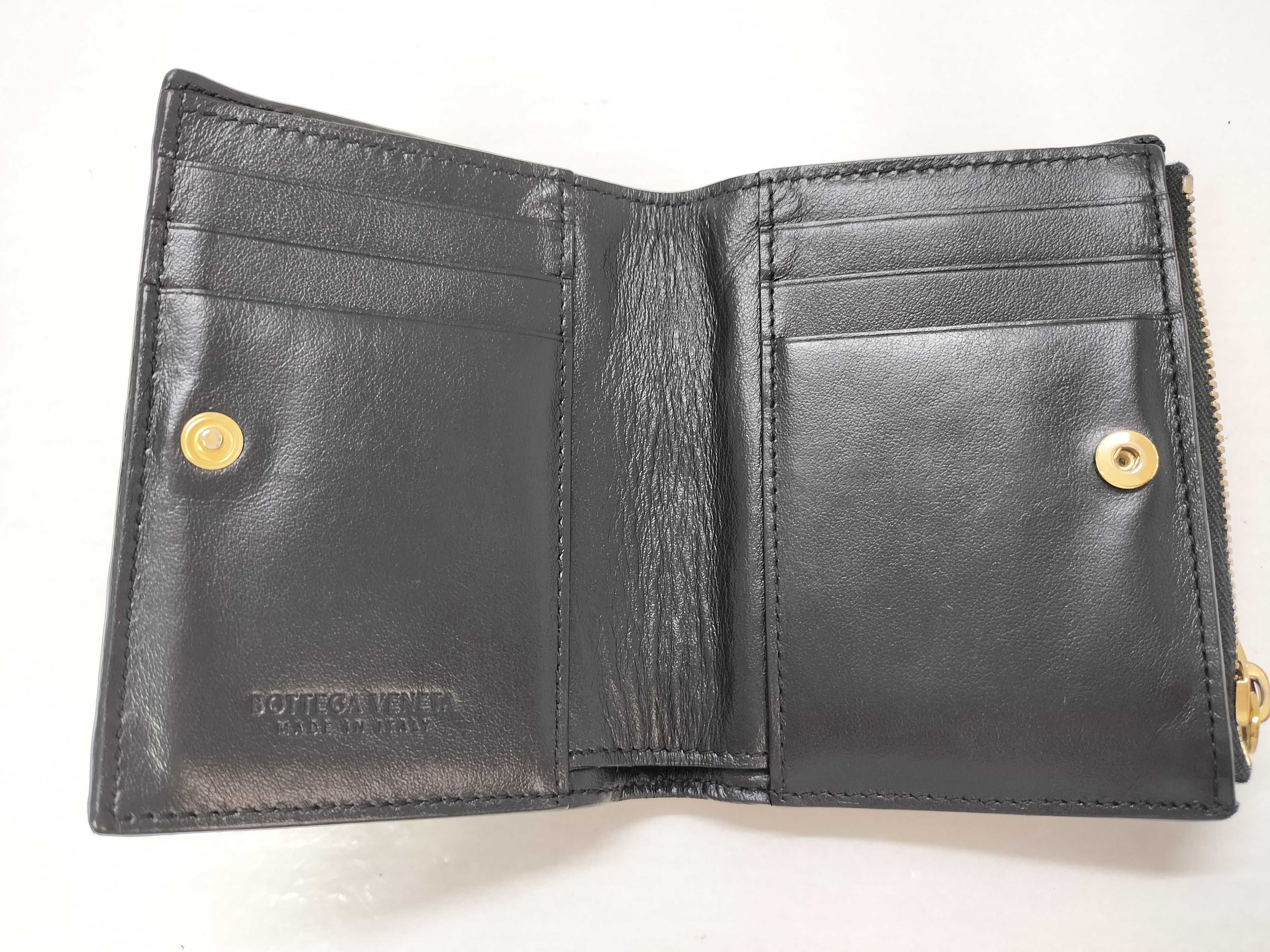 Intrecciato Maxi Intrecciato Leather Bi-fold Wallet, Black, with Serial Number and Box. — view 11