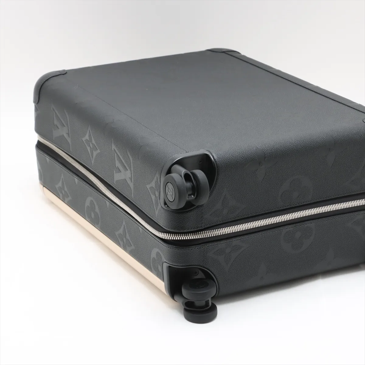[Individually wrapped] Louis Vuitton Monogram Empreinte Horizon 55 M46115 Serial unknown Black PIN number 000 — view 4