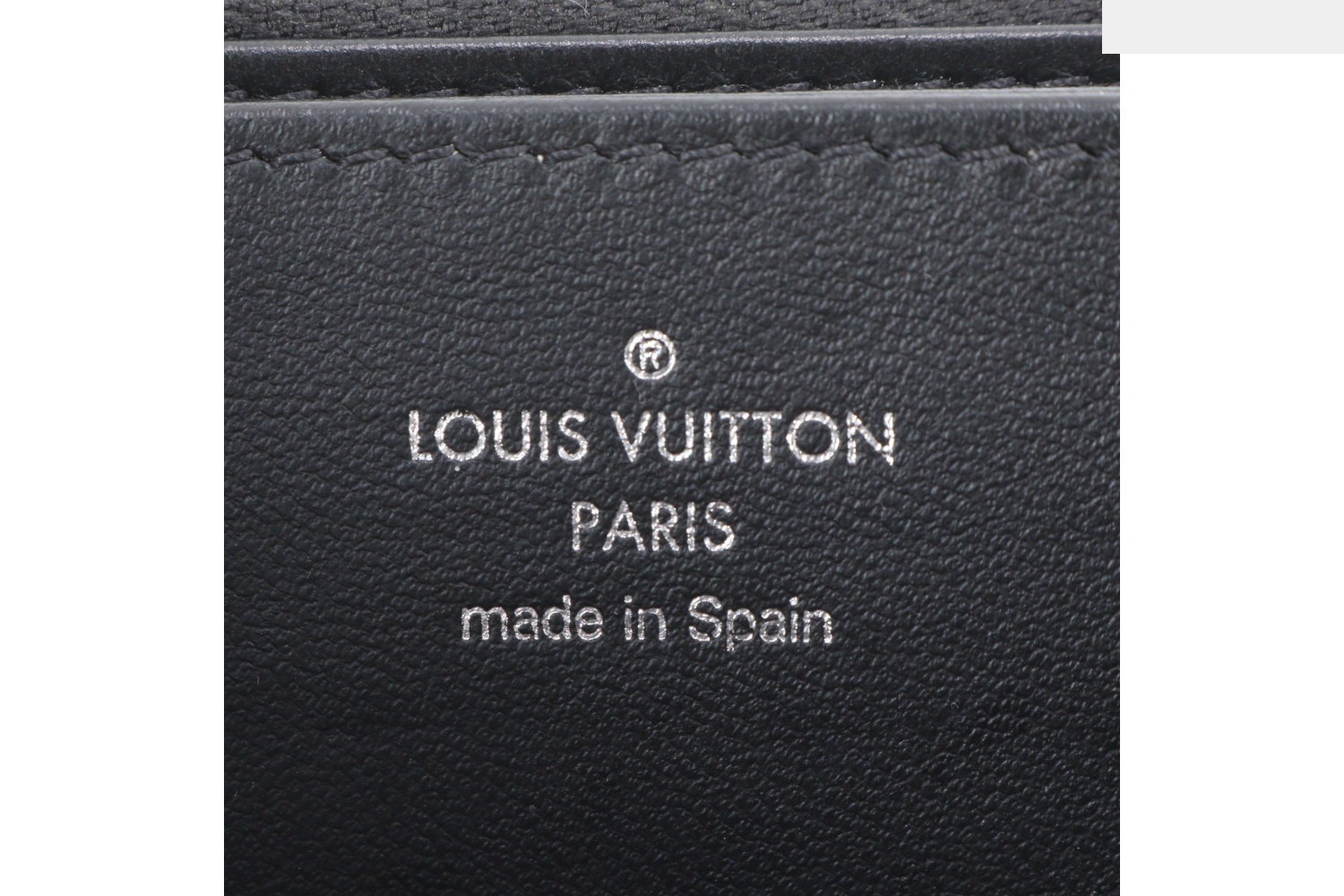 Mahina Zippy Wallet M61867 Leather Long Wallet — view 7