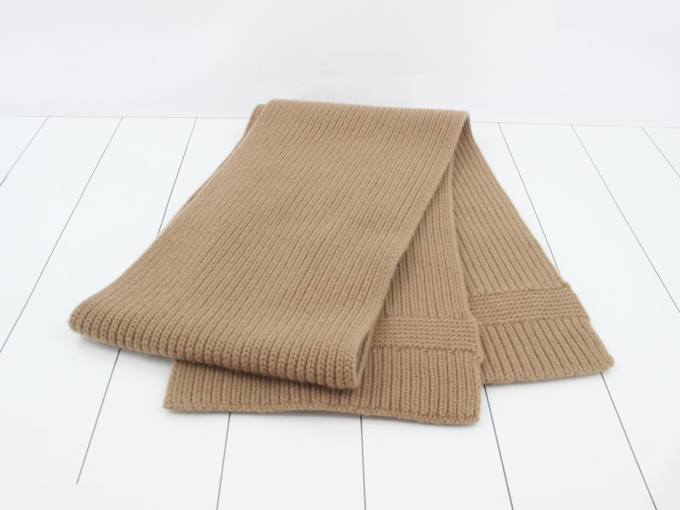 Other lines: Small items, accessories, and scarves — view 3