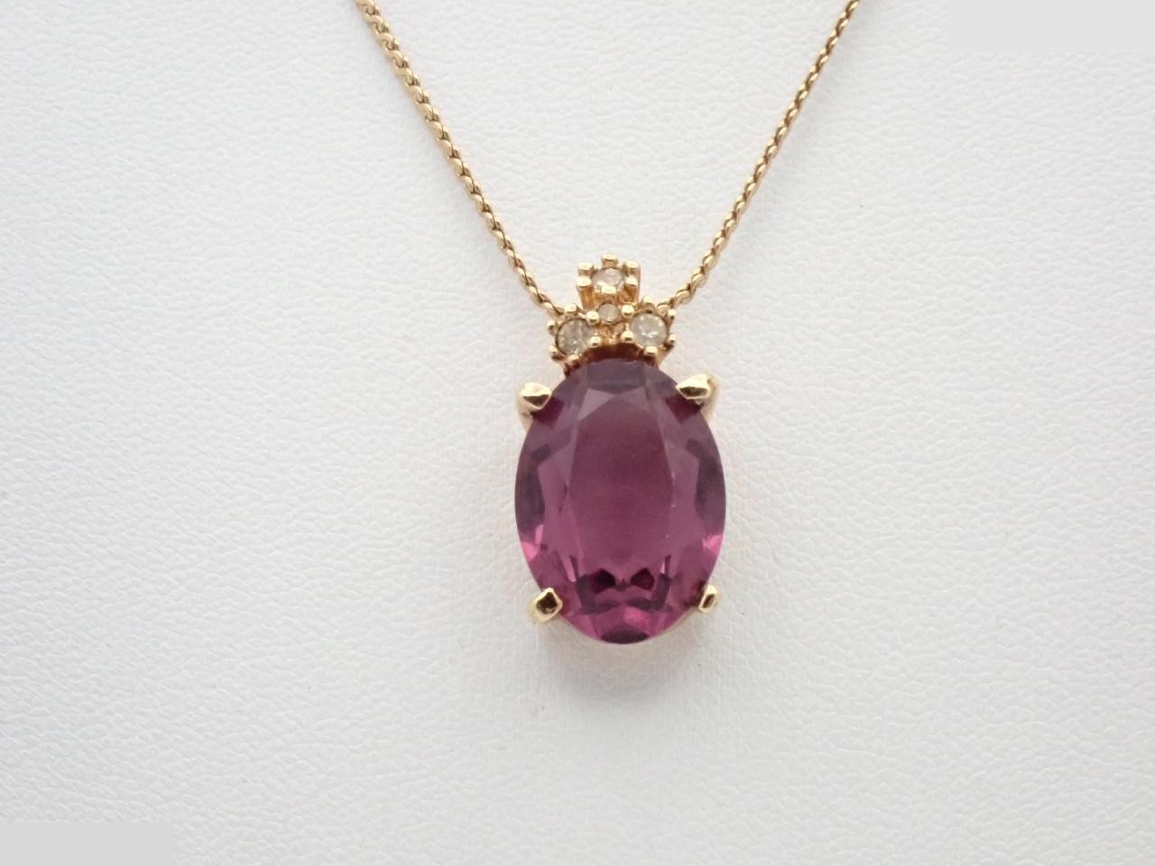 Necklace, chain approximately 44cm