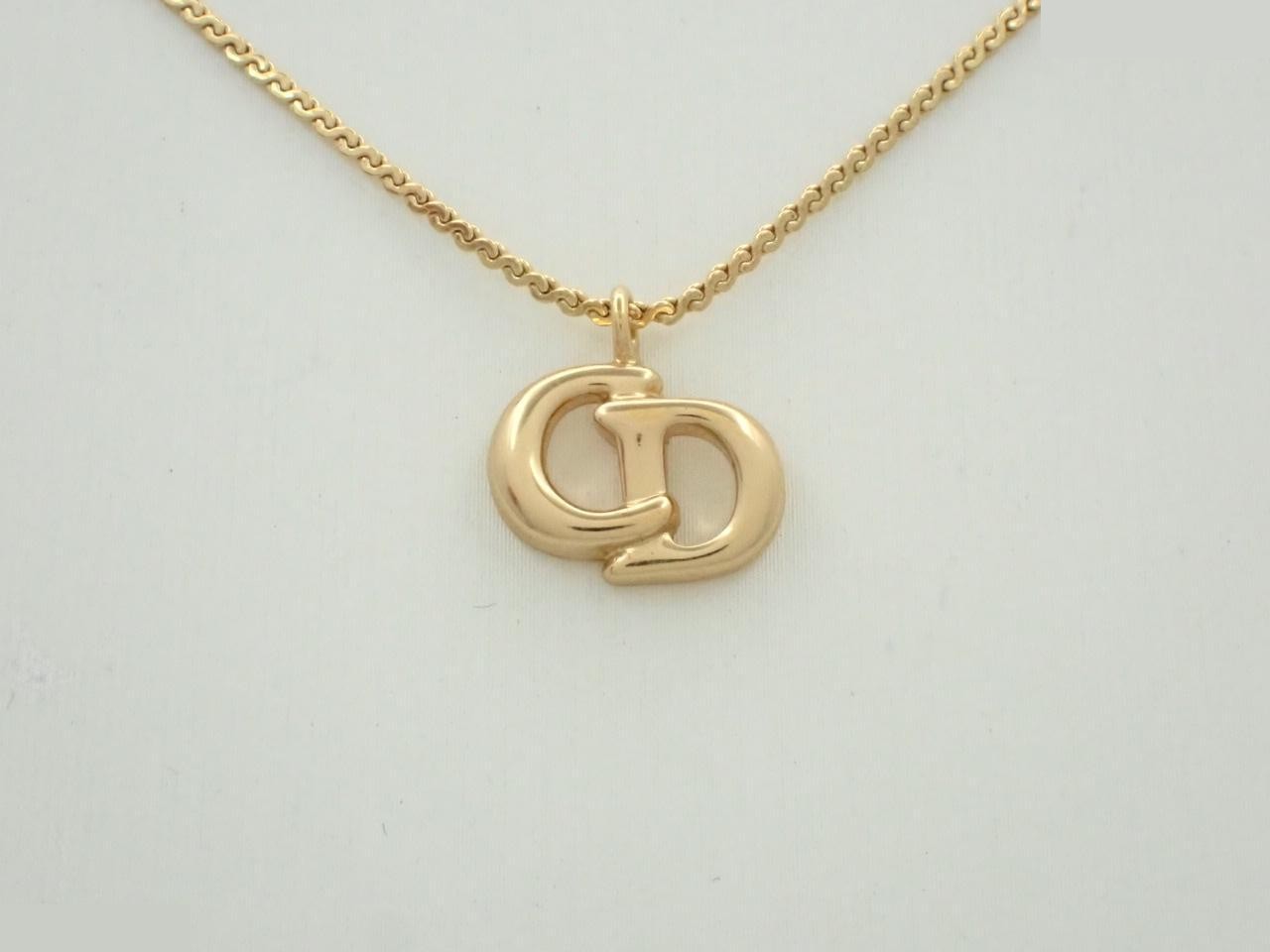 Necklace, chain approximately 40cm