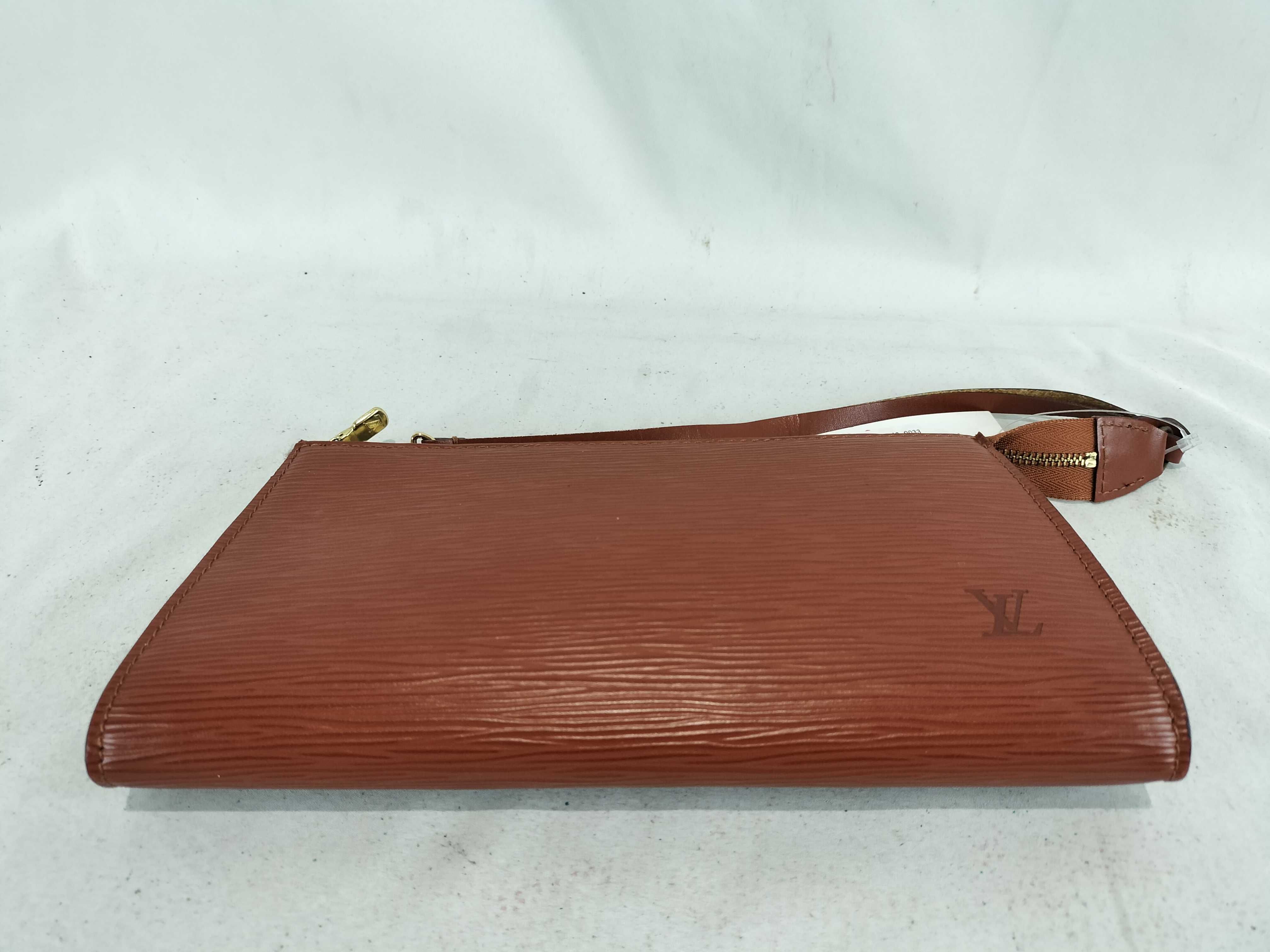 Epi Pochette Accessoires Pouch — view 8