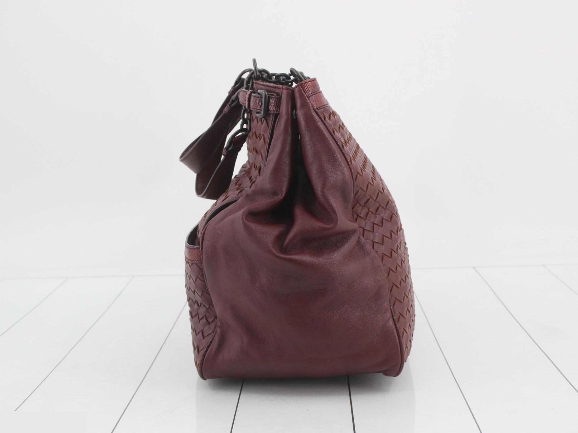 Intrecciato (bag) - Handbag with chain — view 3
