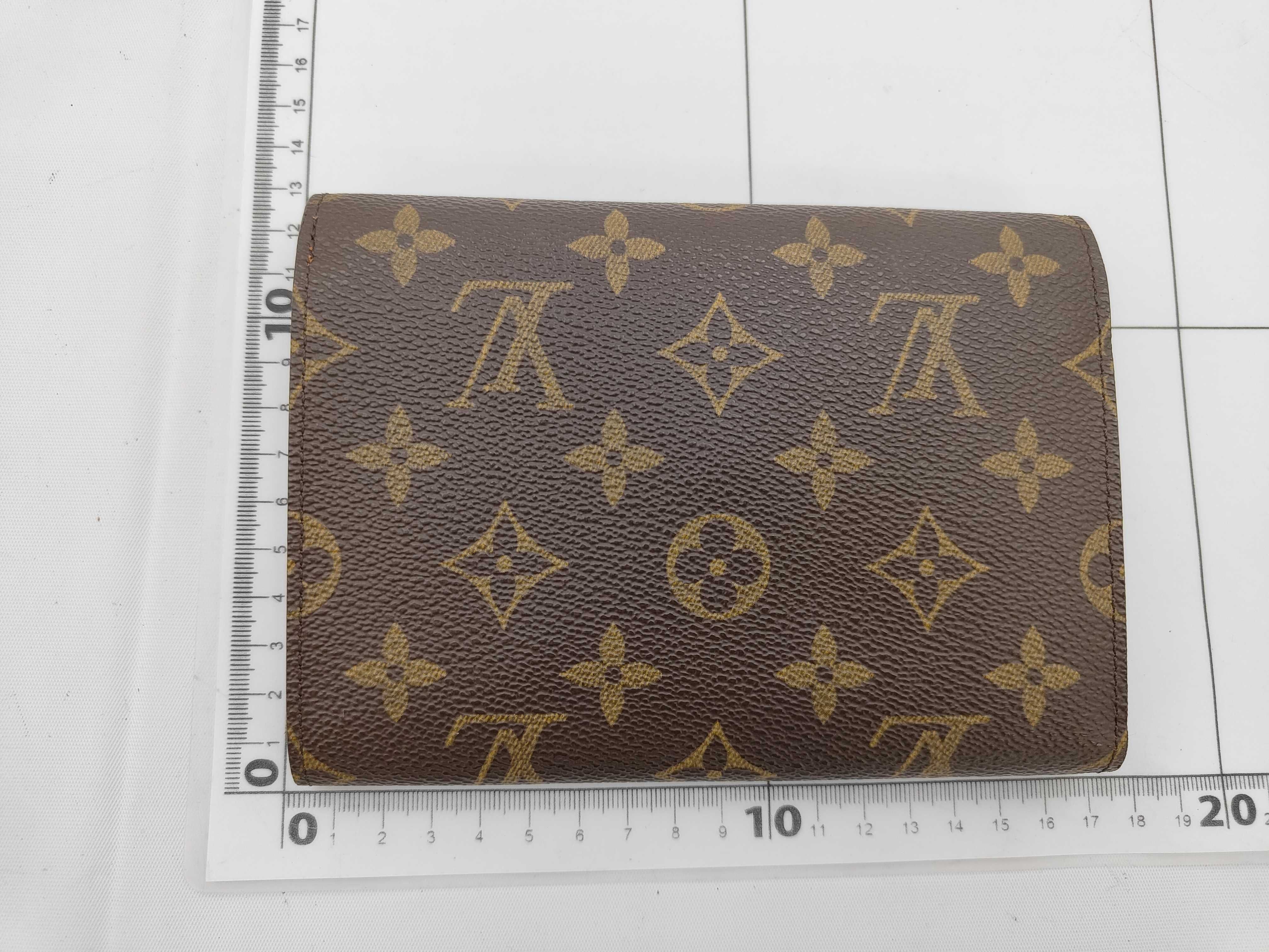 Monogram Louis Vuitton Portefeuille Tresor Etui Papier Tri-fold Wallet Monogram M61202 Wallet — view 2