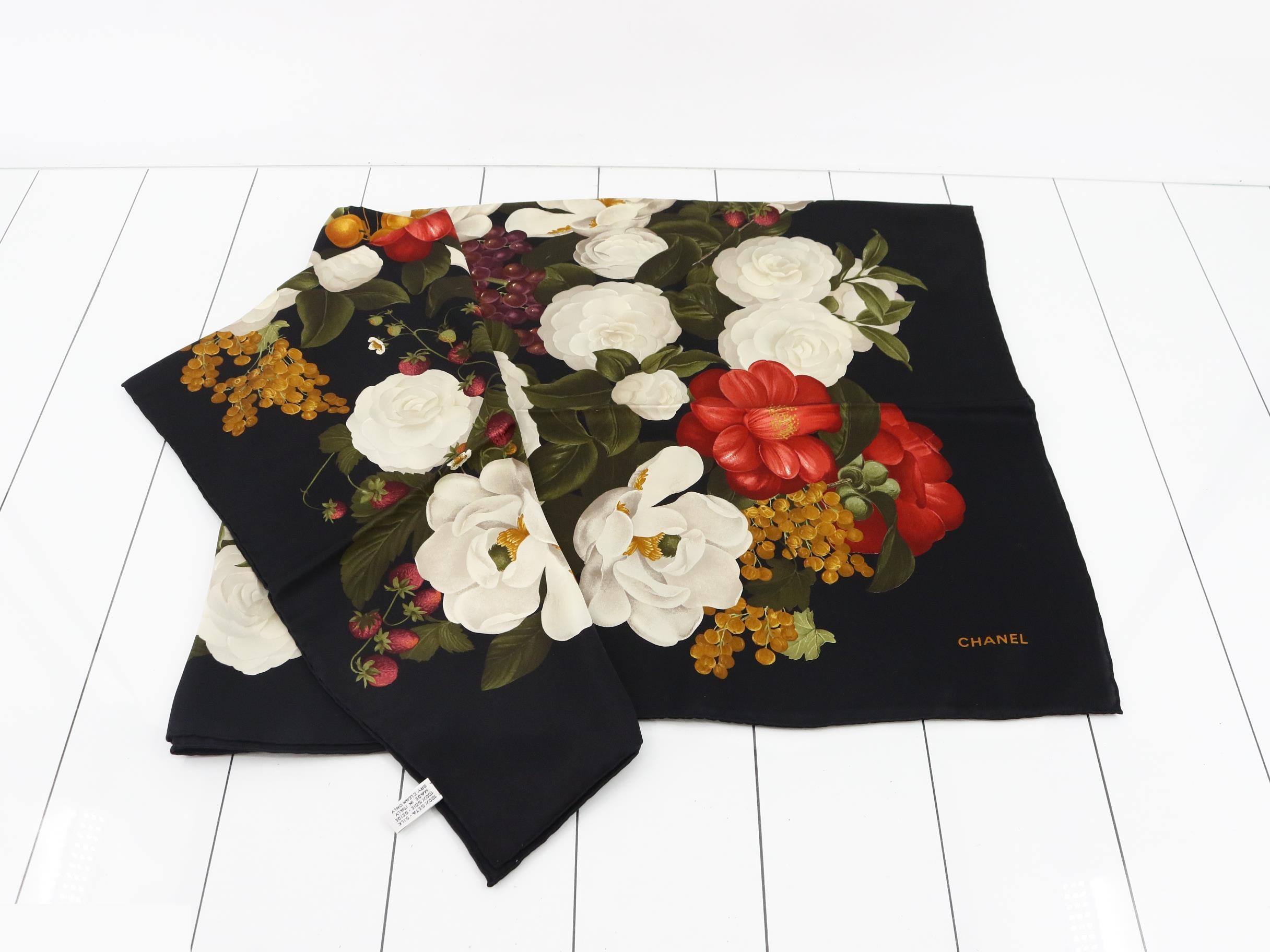 scarf — view 3
