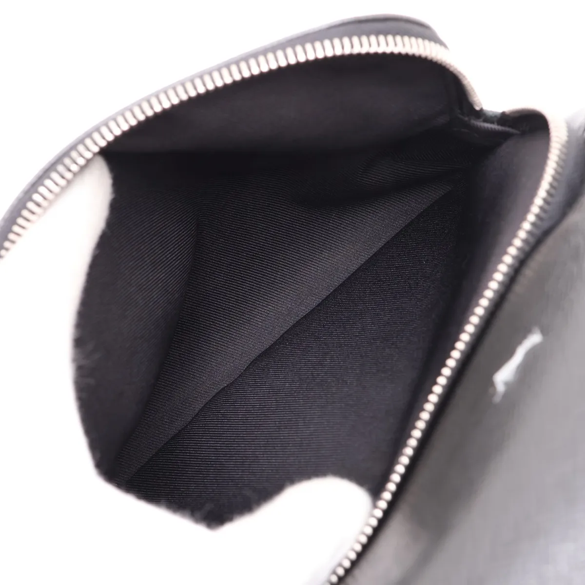 Taiga Avenue Sling Bag M30443 Black (RFID detected) — view 8