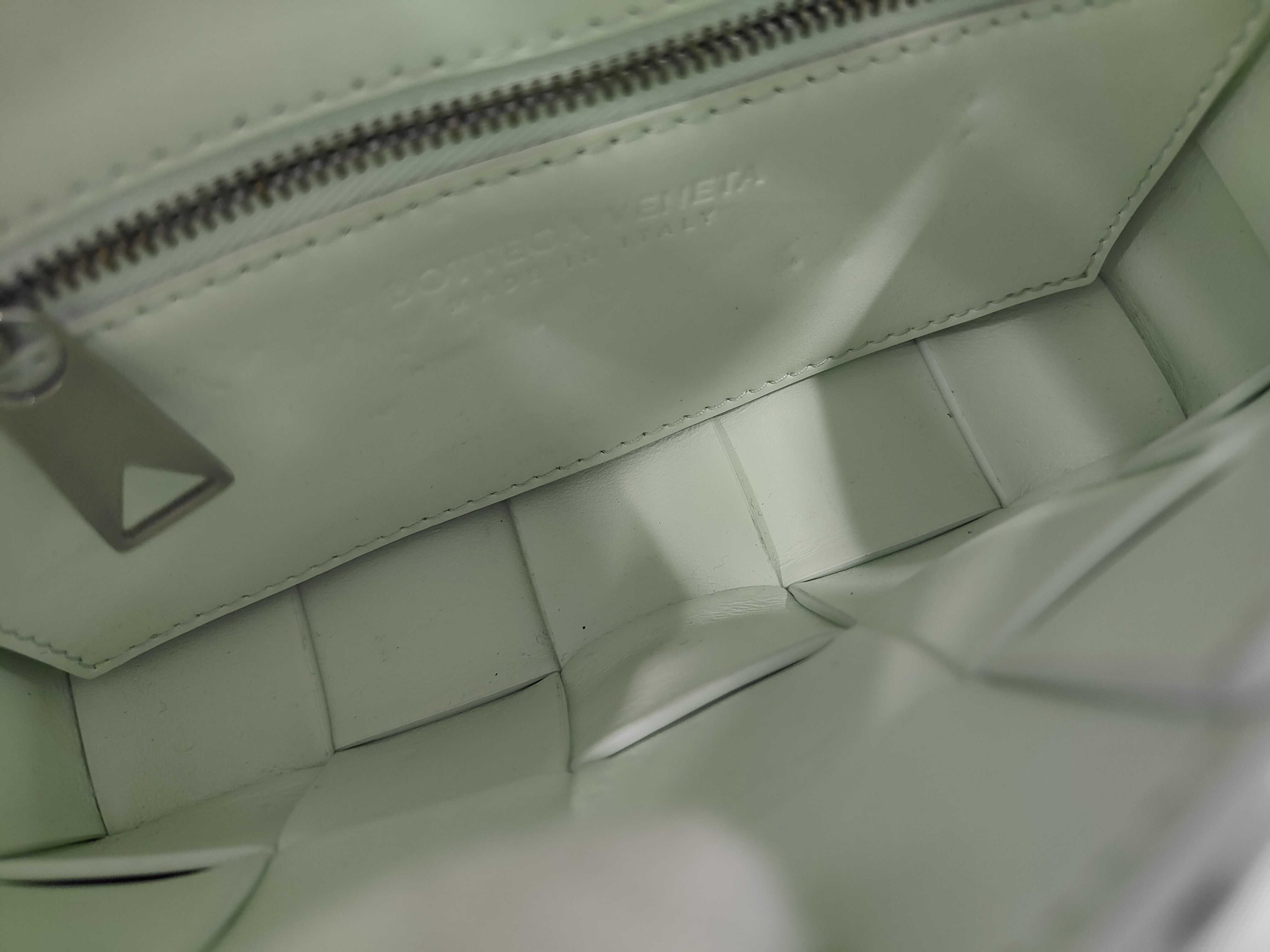 Shoulder Bag Cassette Leather Blue RFID Shoulder Bag — view 8