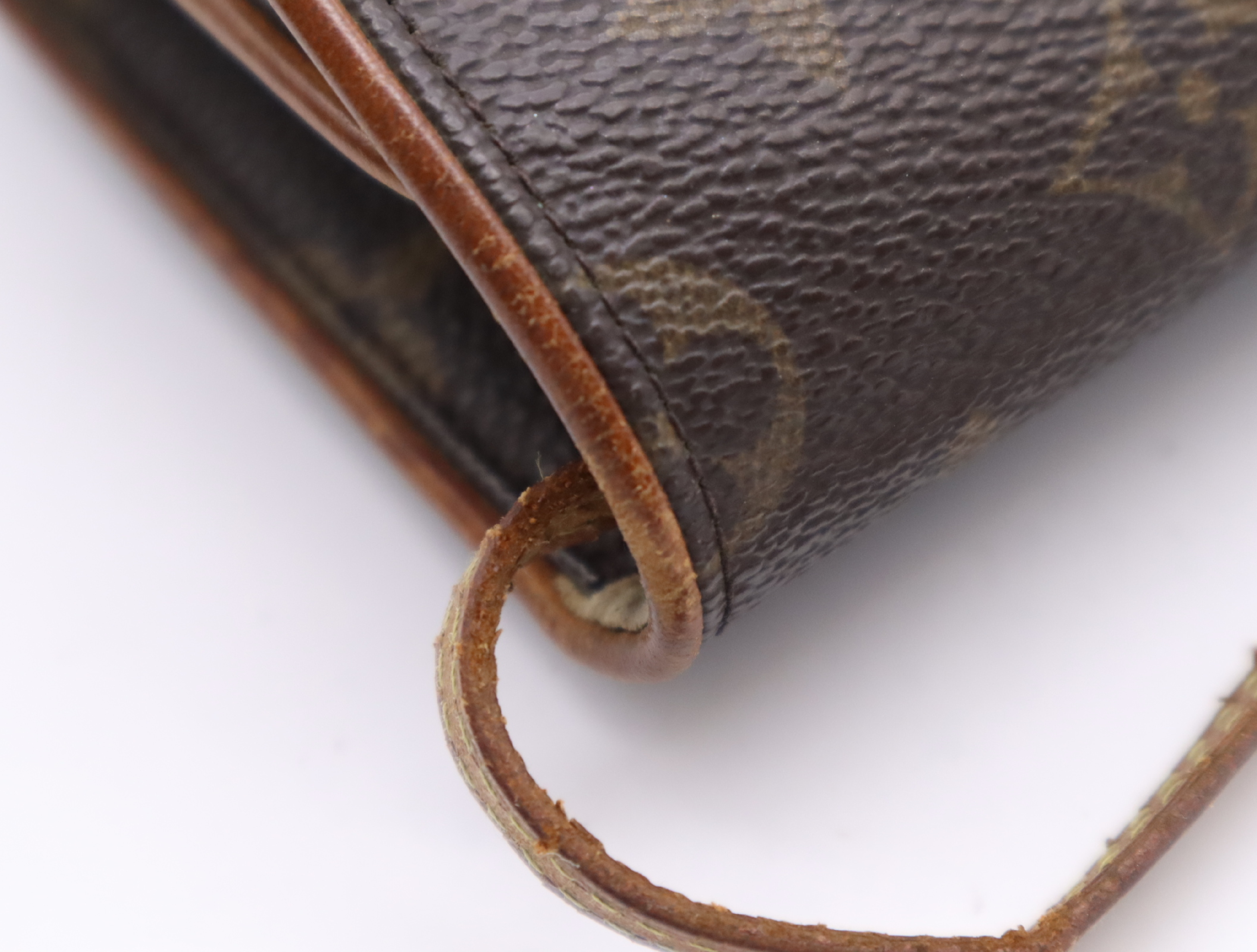 M51852 Monogram Pochette Twin GM with Shoulder Strap Pouch — view 8