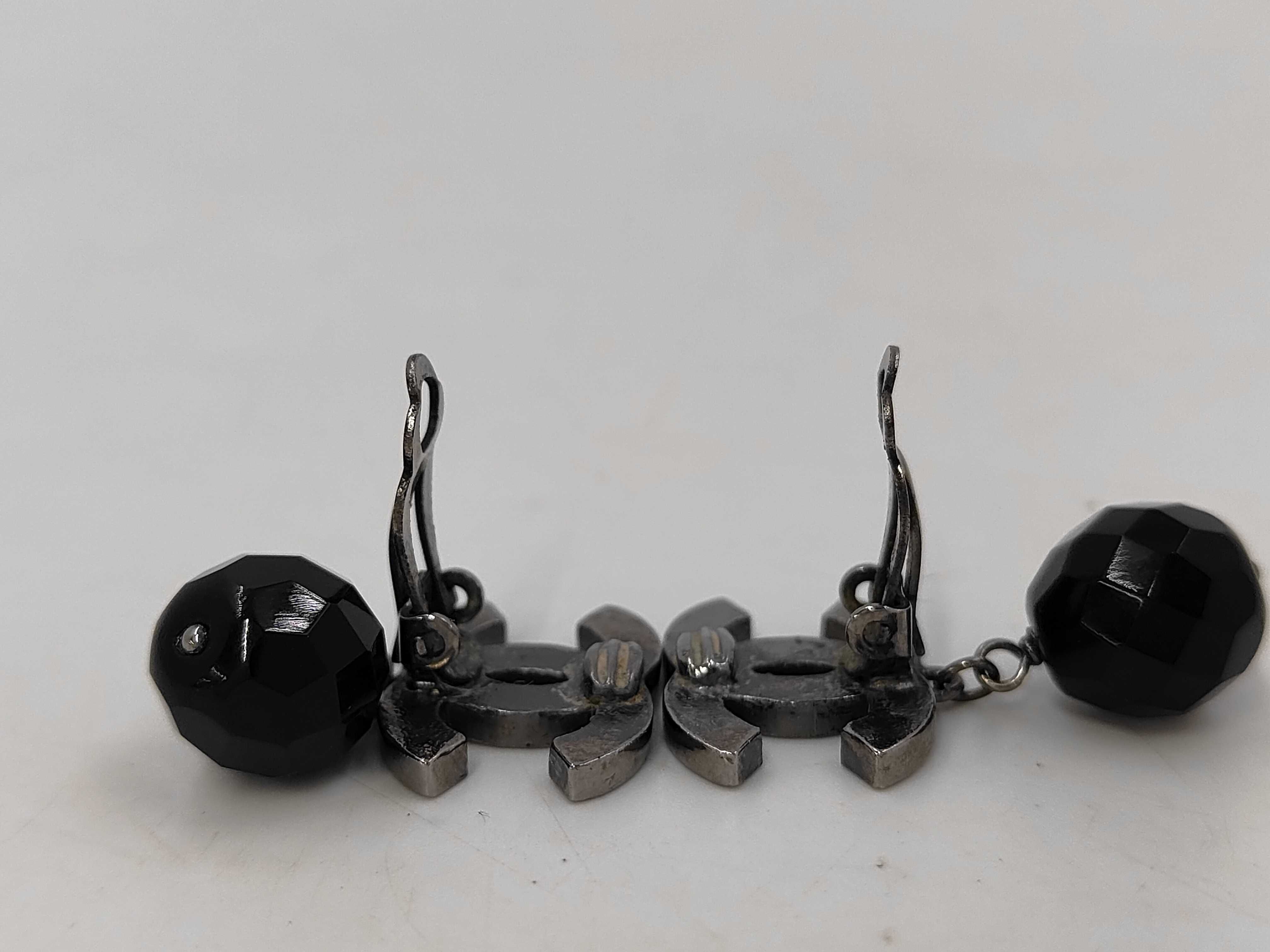 earrings (with comments) — view 3