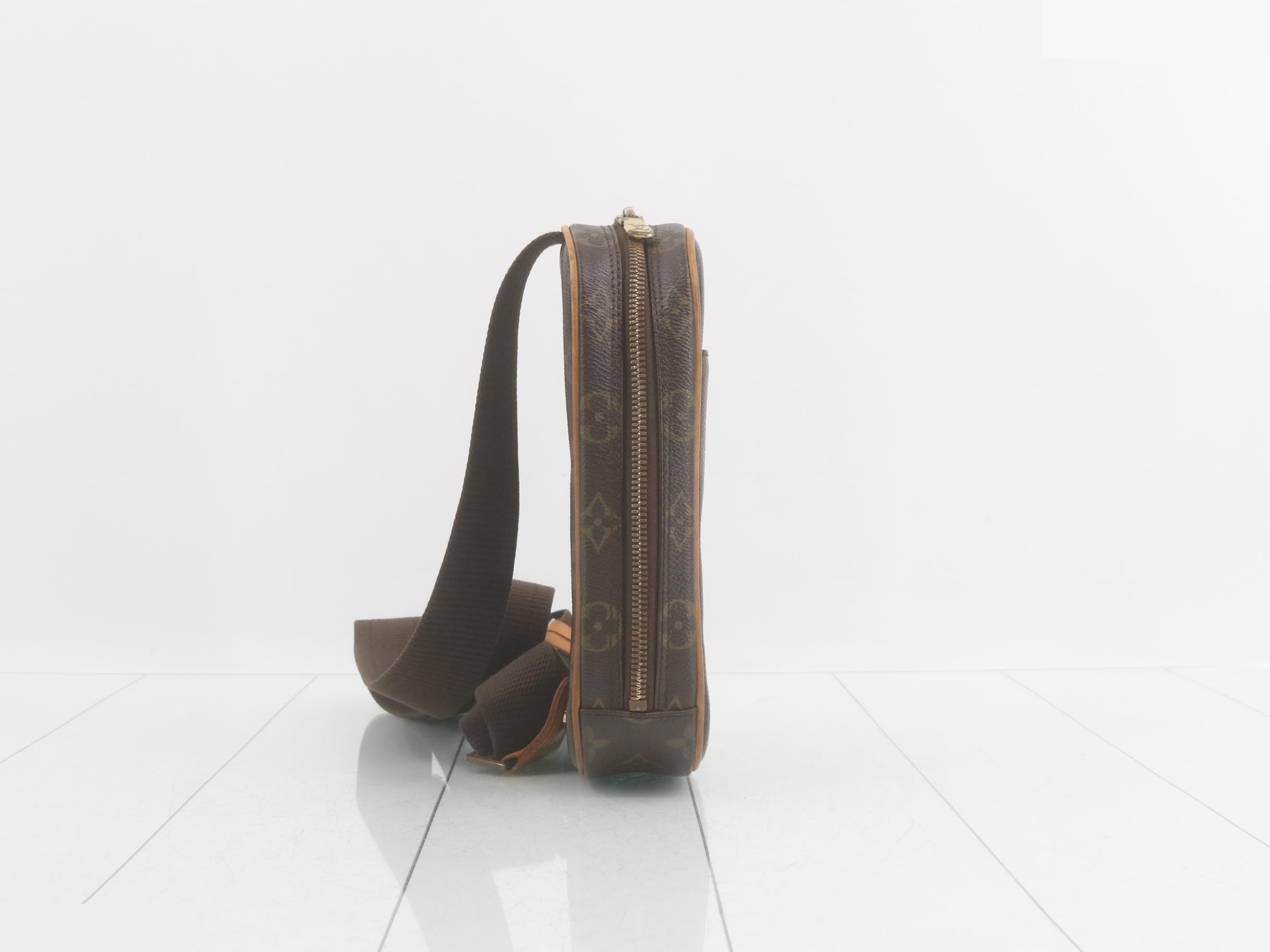 Pochette Gange Monogram — view 4