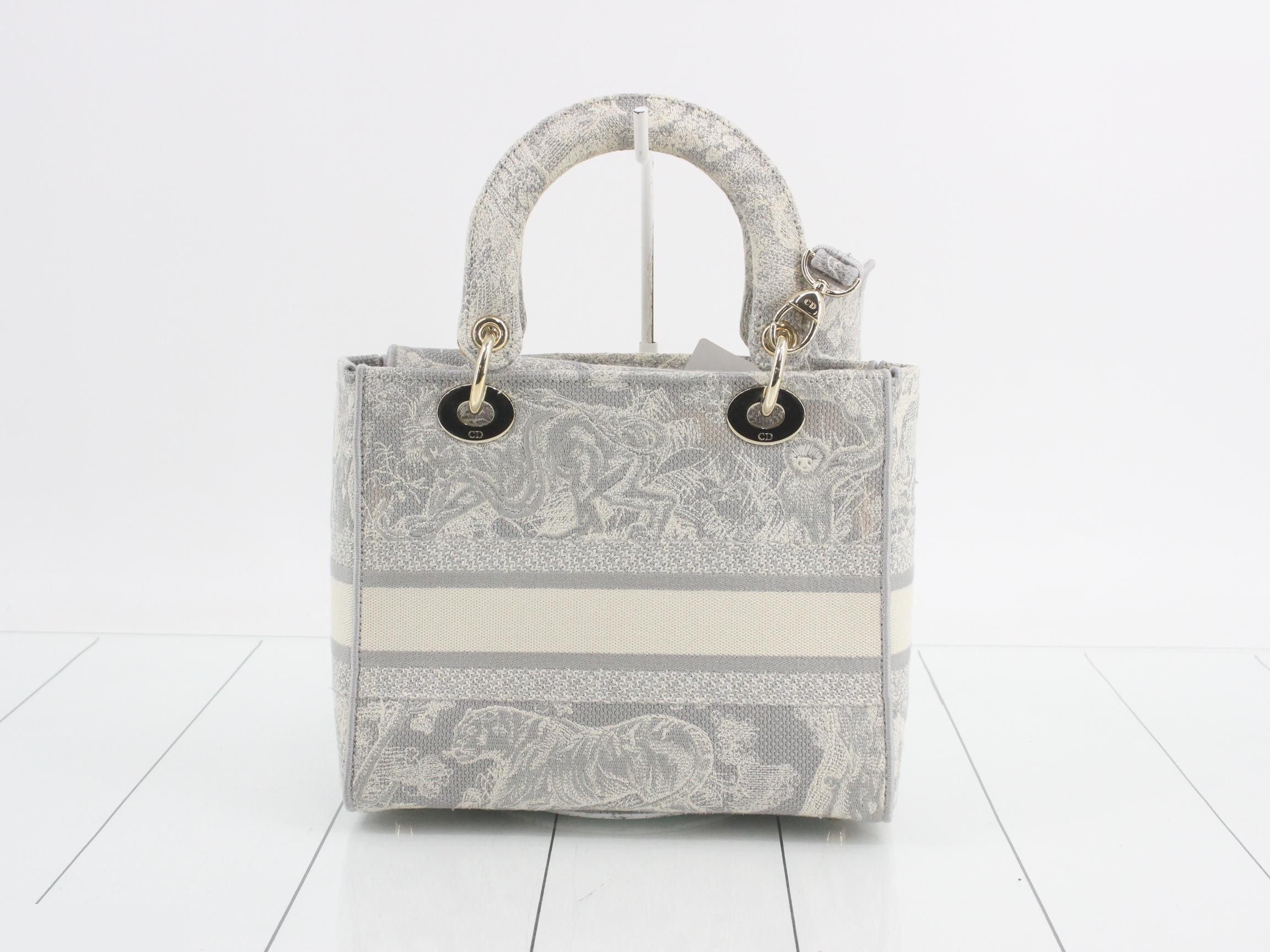 Reverse Toile de Jouy Embroidery — view 2