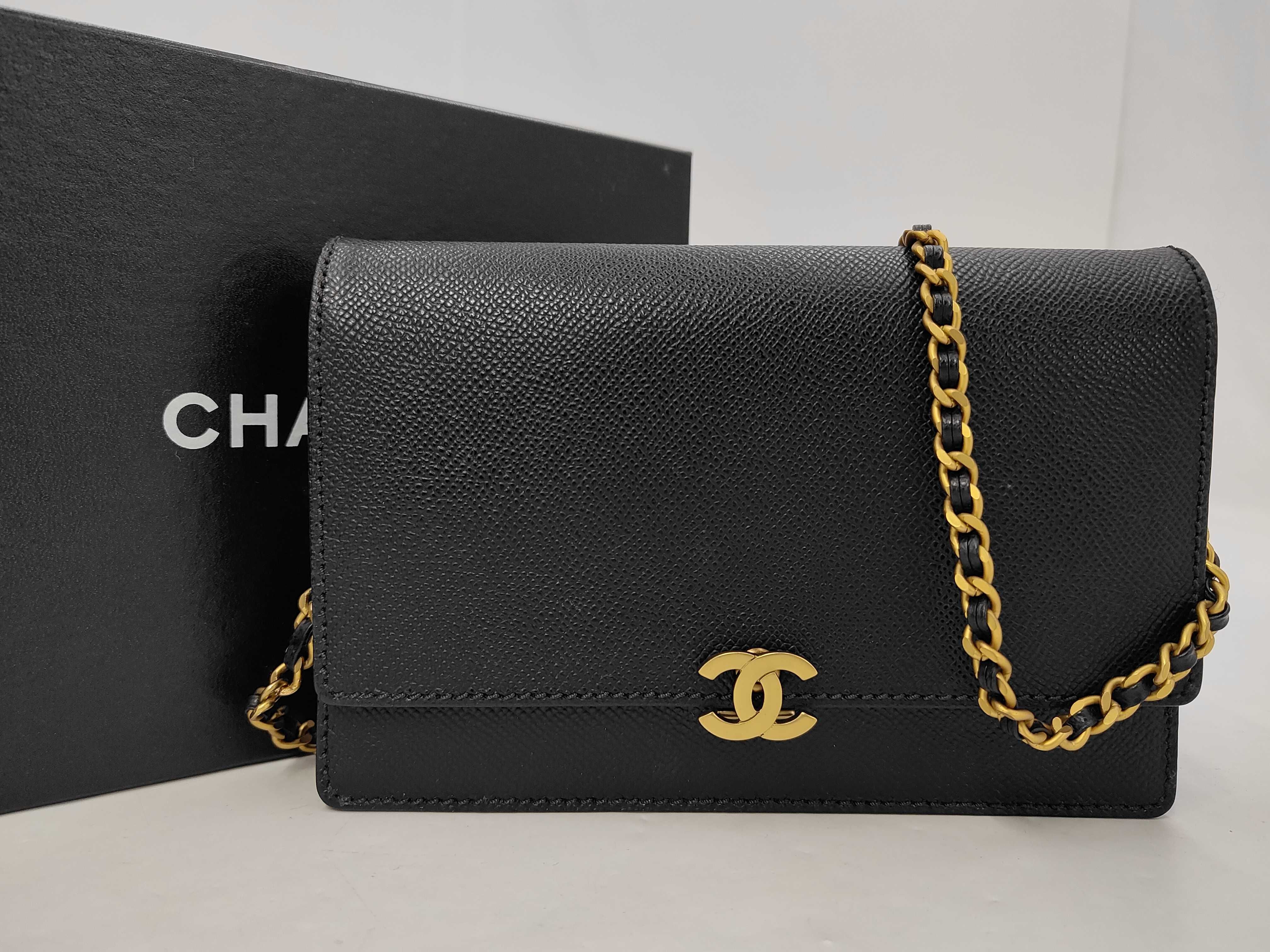 Chain Wallet (Series 5)