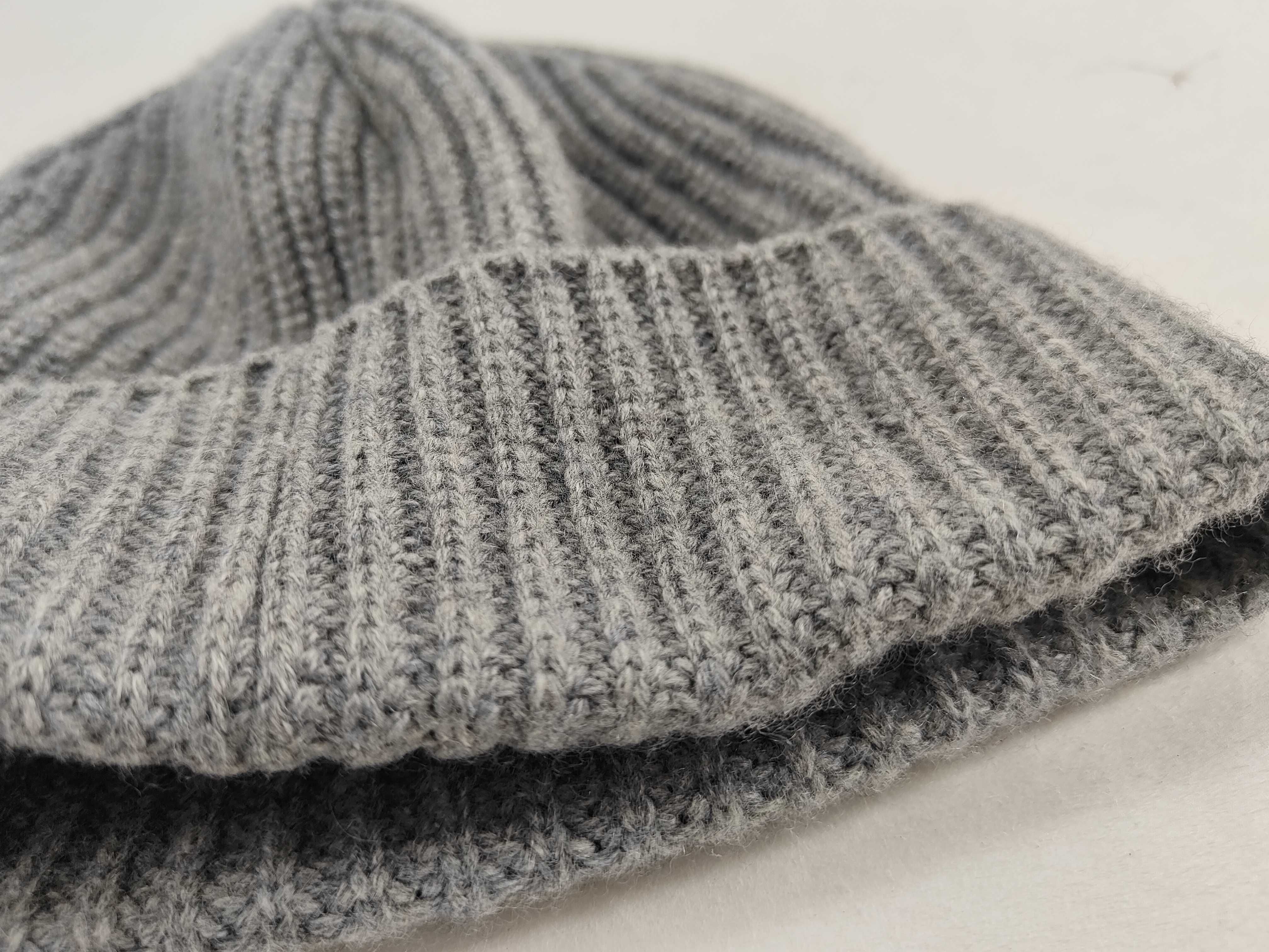 cashmere knit cap, Triomphe design, gray, shopping bag, and other accessories. — view 11