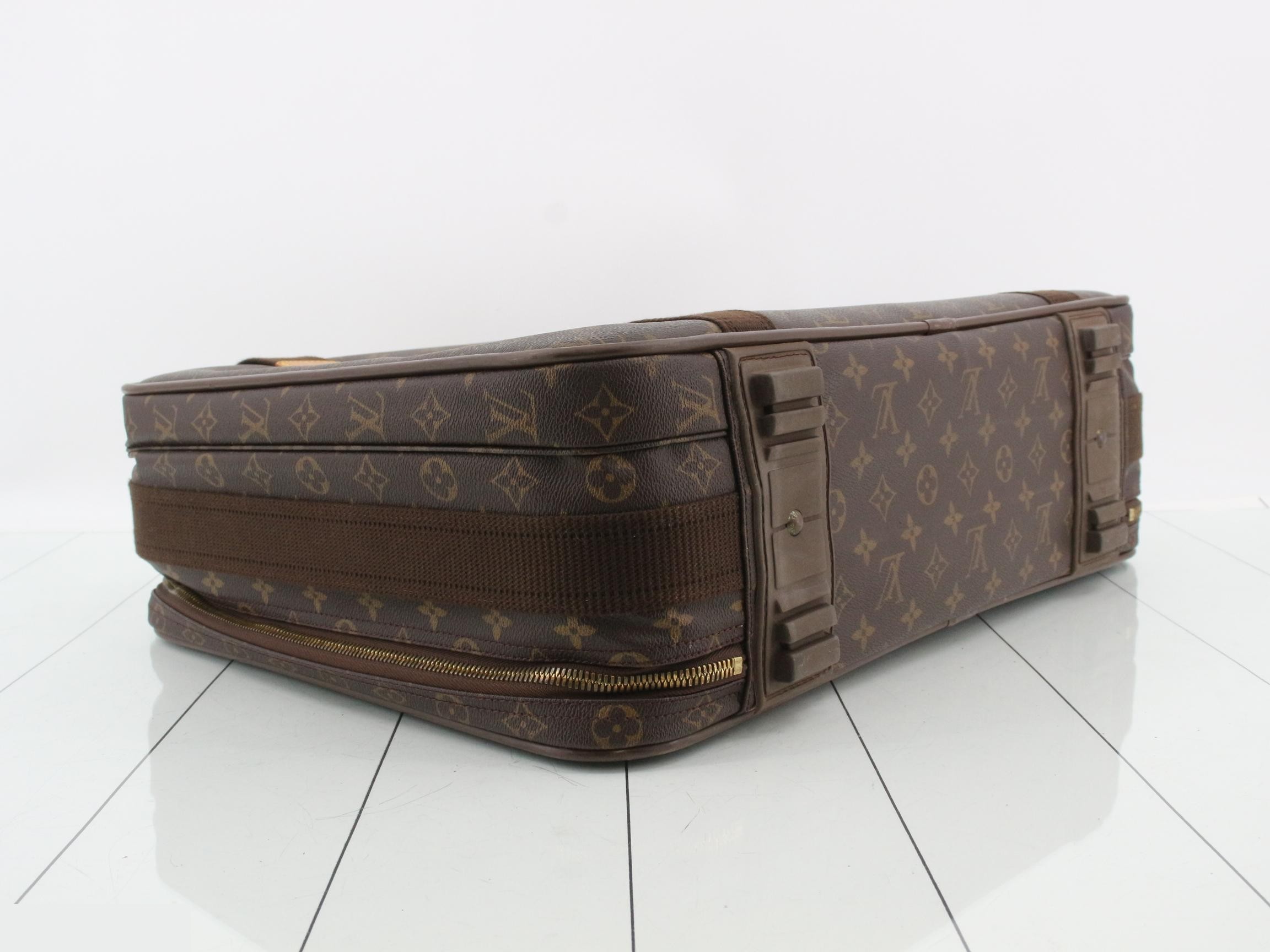Satellite 53 2-Way Trunk Case — view 5