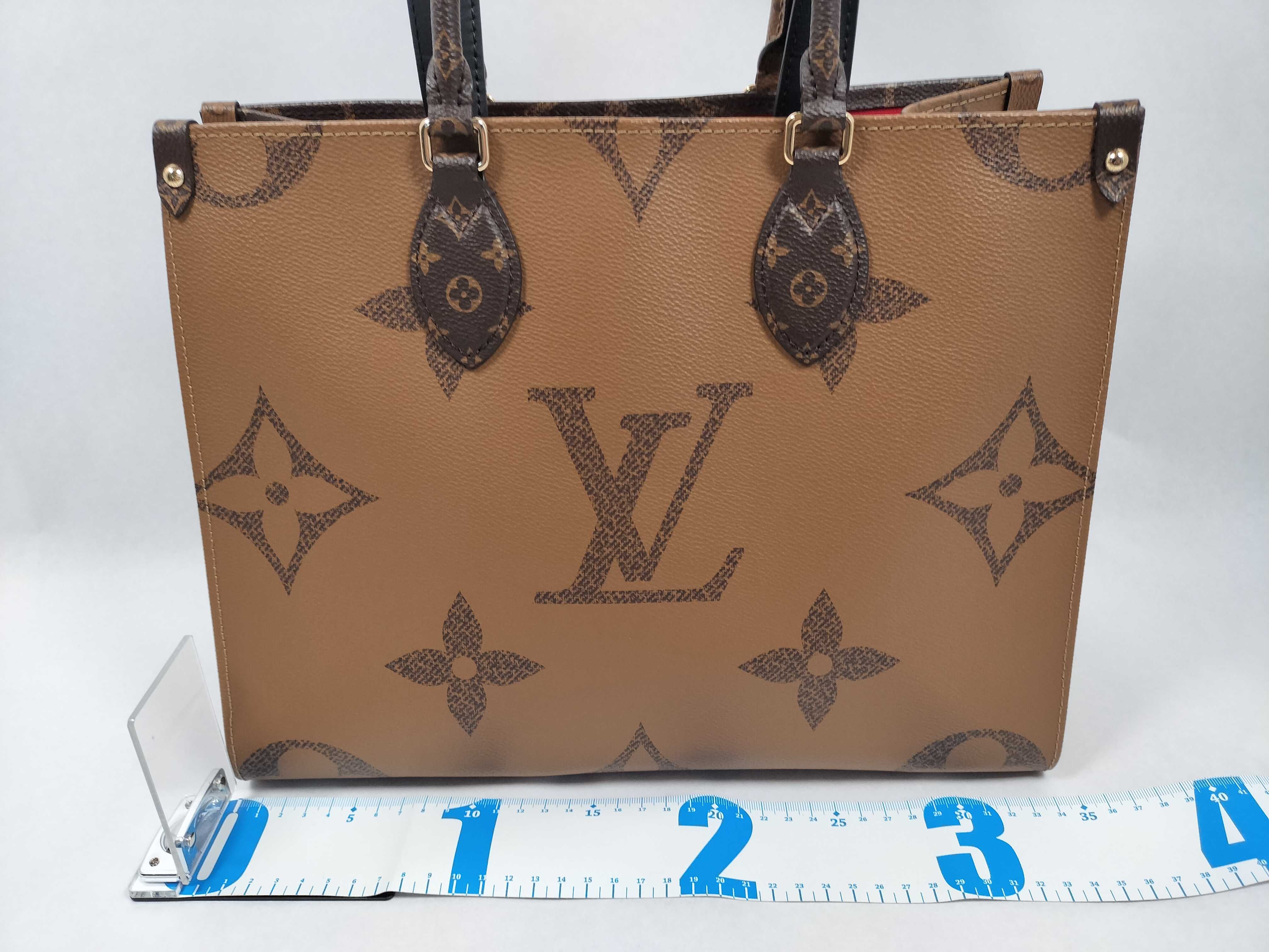 M45321 Giant Monogram Reverse OnTheGo MM RIFID Tote Bag — view 2