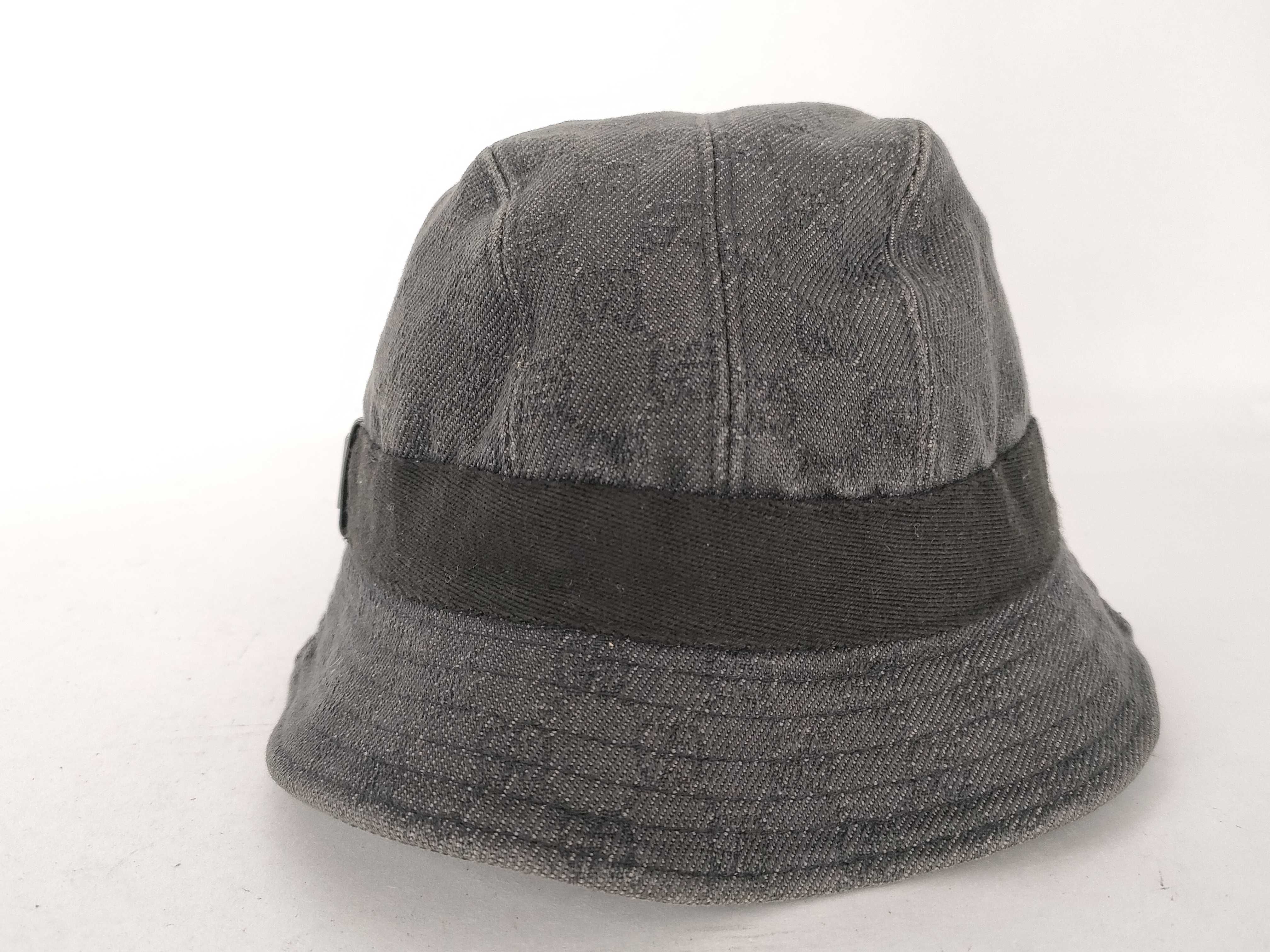 GG Gucci hat and other accessories — view 3