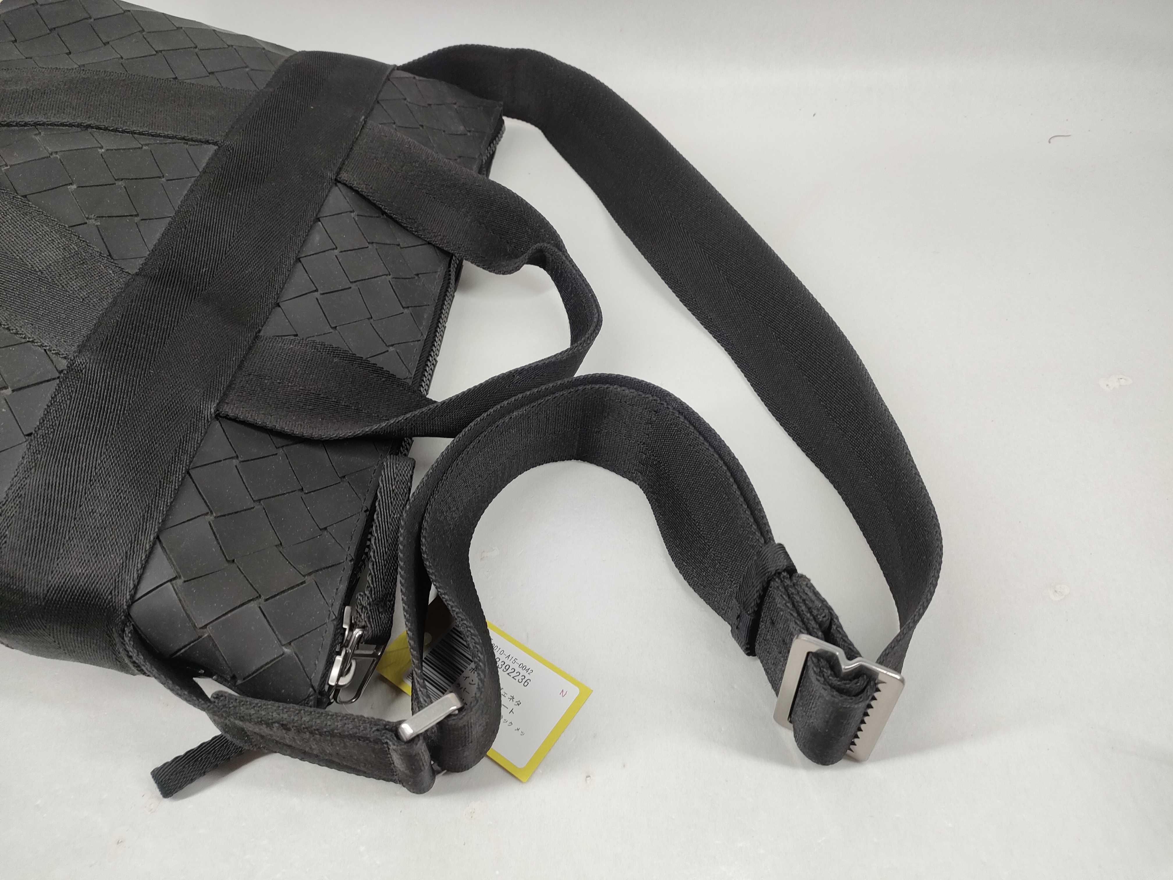 Intrecciato Rubber Buffa Black Messenger Bag Shoulder Bag — view 6