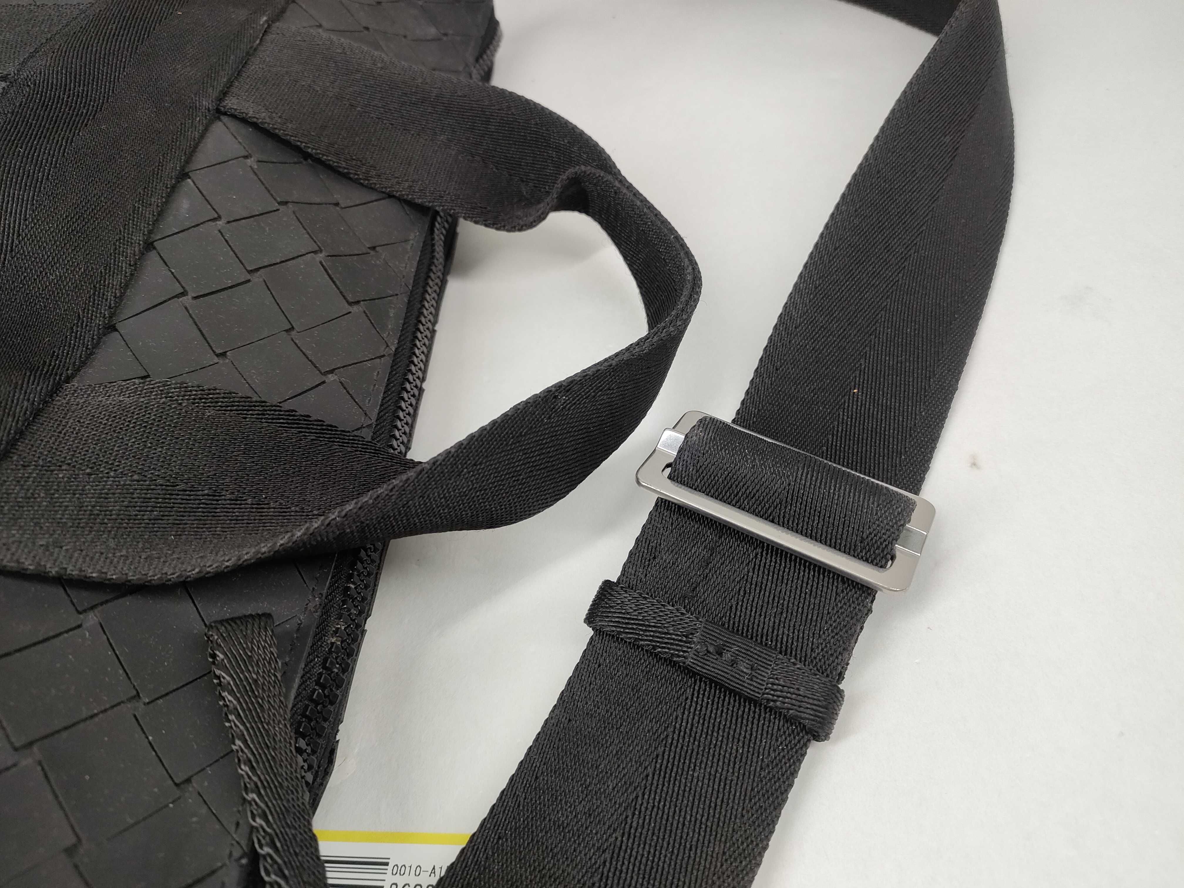 Intrecciato Rubber Buffa Black Messenger Bag Shoulder Bag — view 7