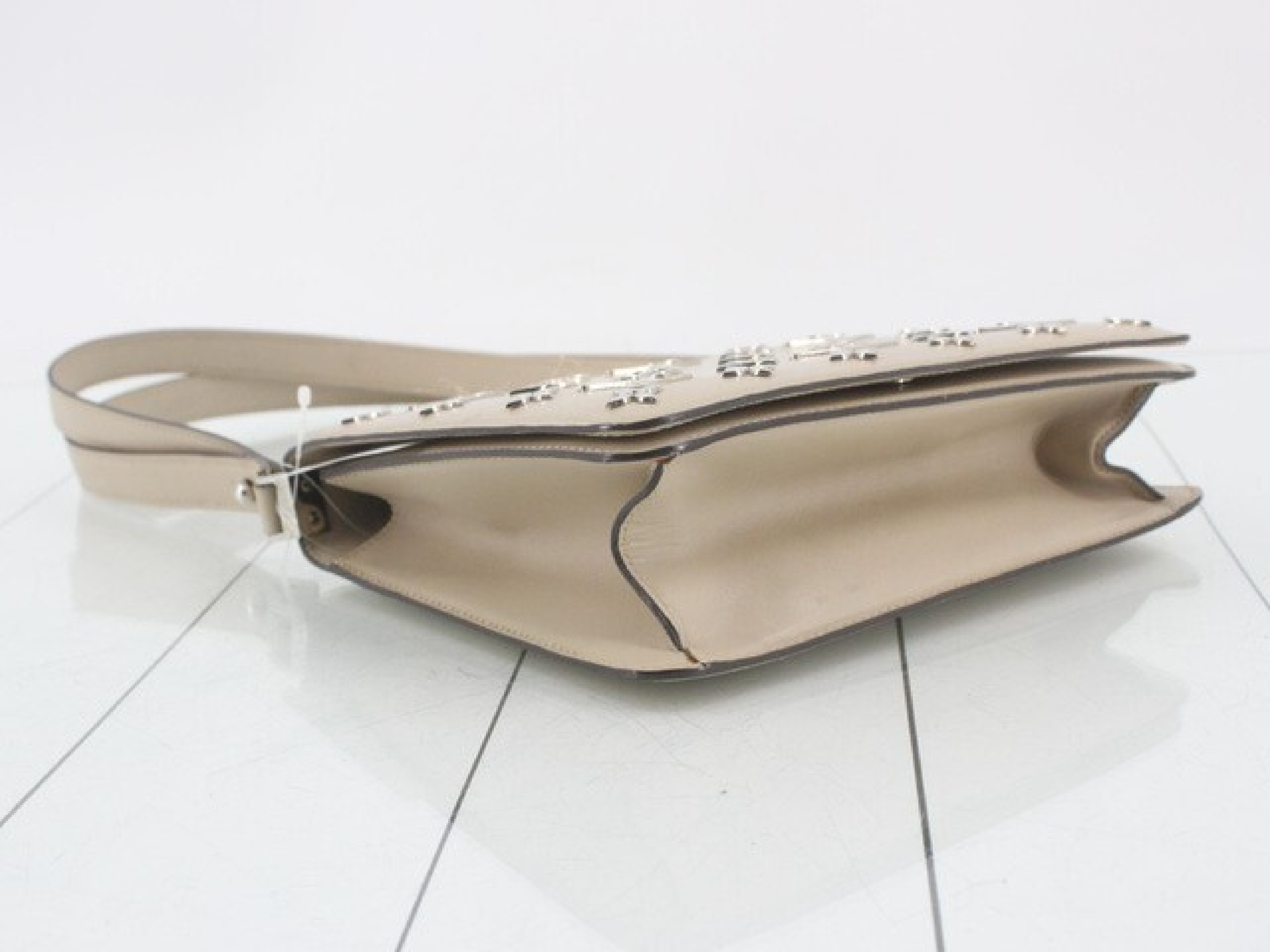 Monogram Metal Cabaret TH0021 Shoulder Bag — view 3