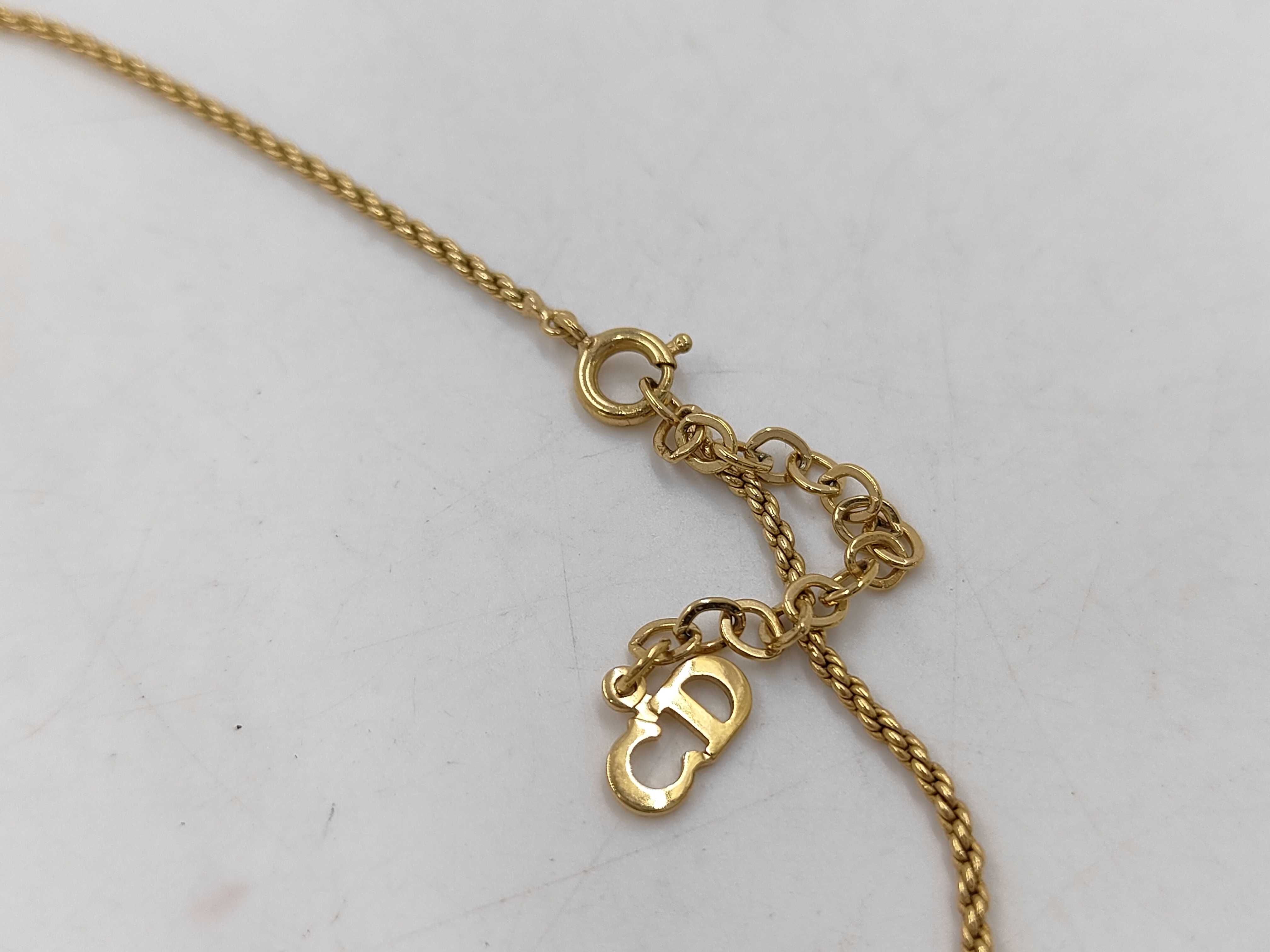 necklace — view 3