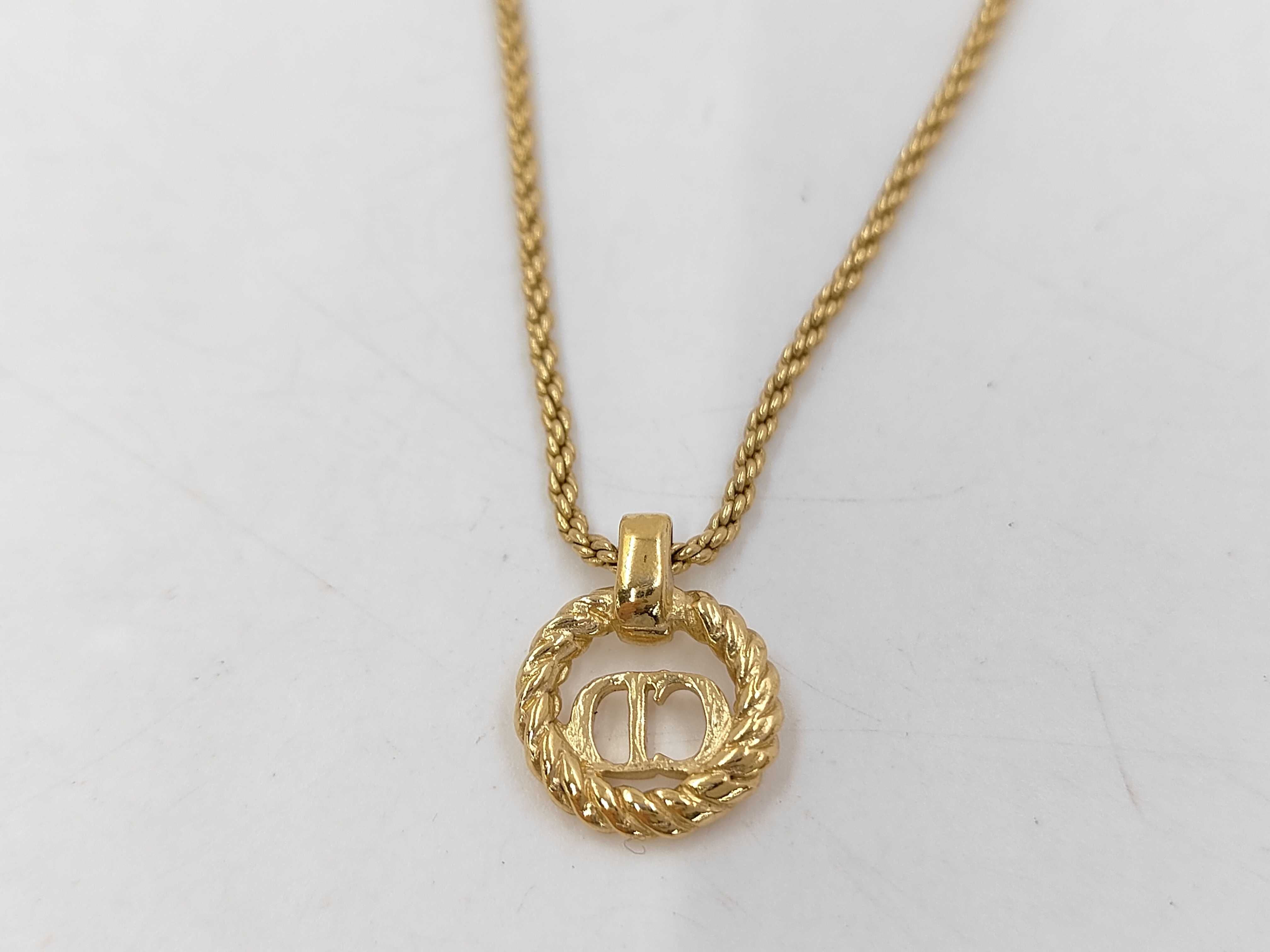 necklace — view 4