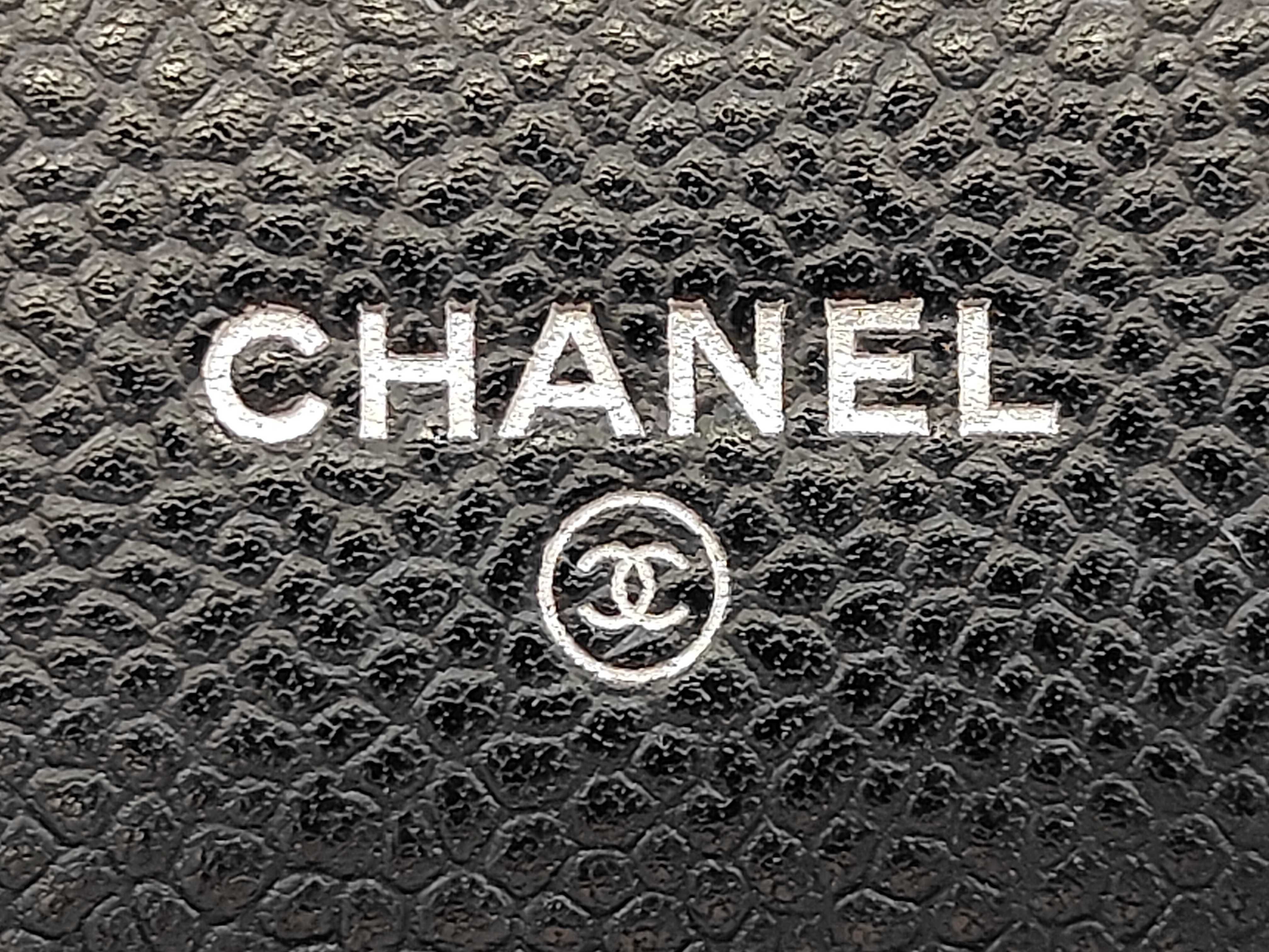 WOC Chain Bag Shoulder Bag — view 11