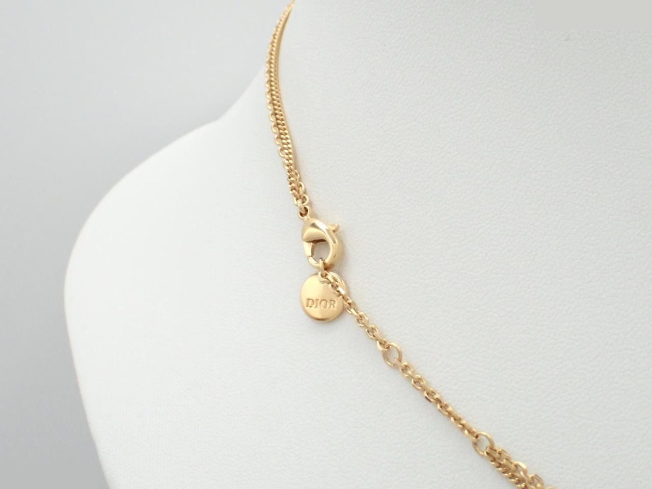 Other line: Precious metal necklaces and pendants, neck circumference approximately 42 cm. — view 2