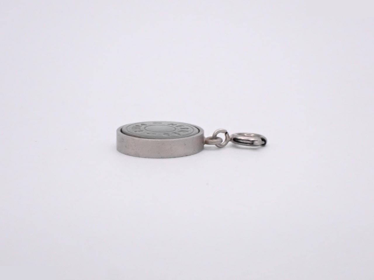 top — view 3