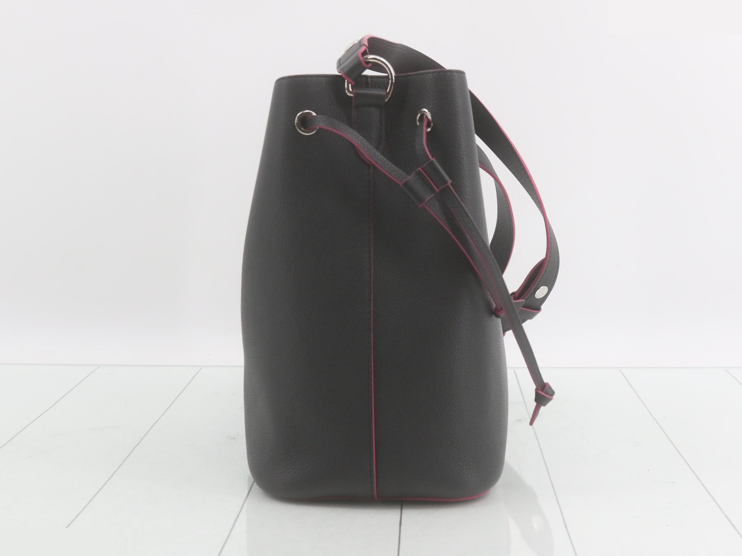 M54677 Lockme Bucket Noir Shoulder Bag - RFID detected — view 3