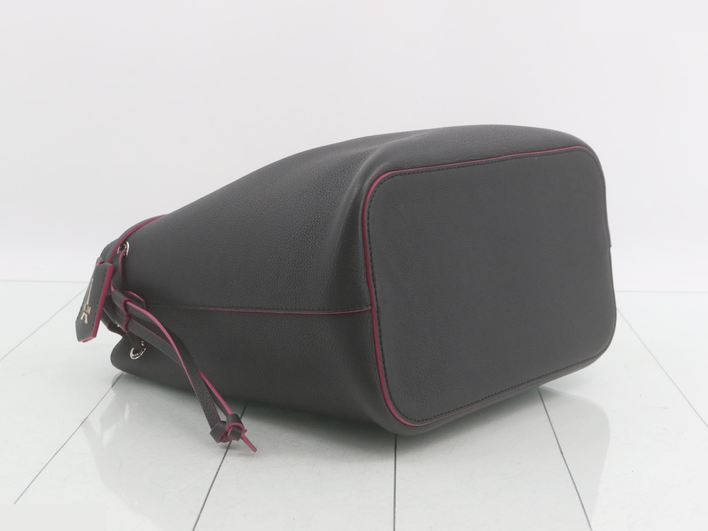 M54677 Lockme Bucket Noir Shoulder Bag - RFID detected — view 5
